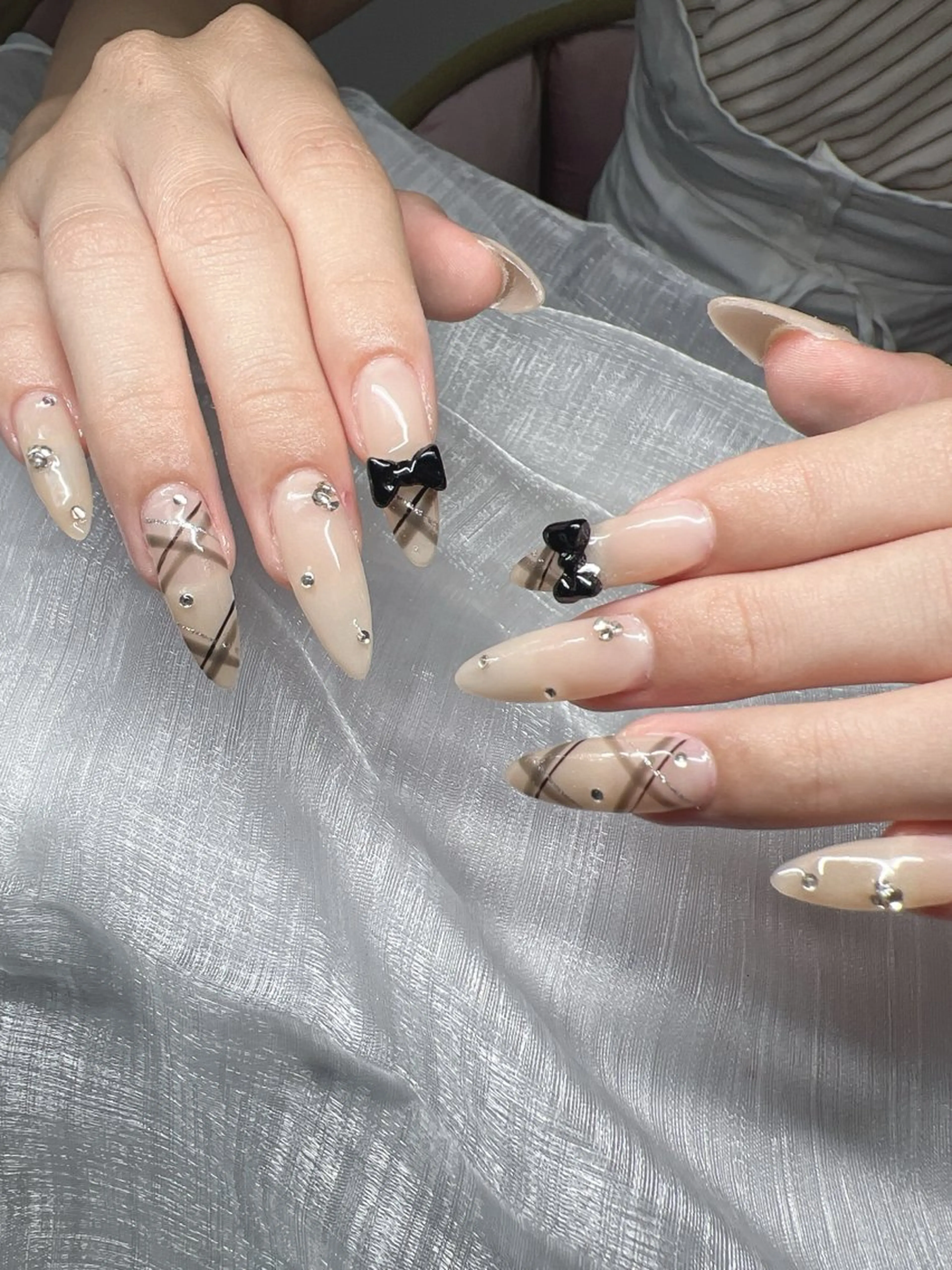 ネイル 長さ出し グラデーション 卒業式 キラキラネイル マグネットネイル ハンドネイル Lee Nailsのネイルデザイン