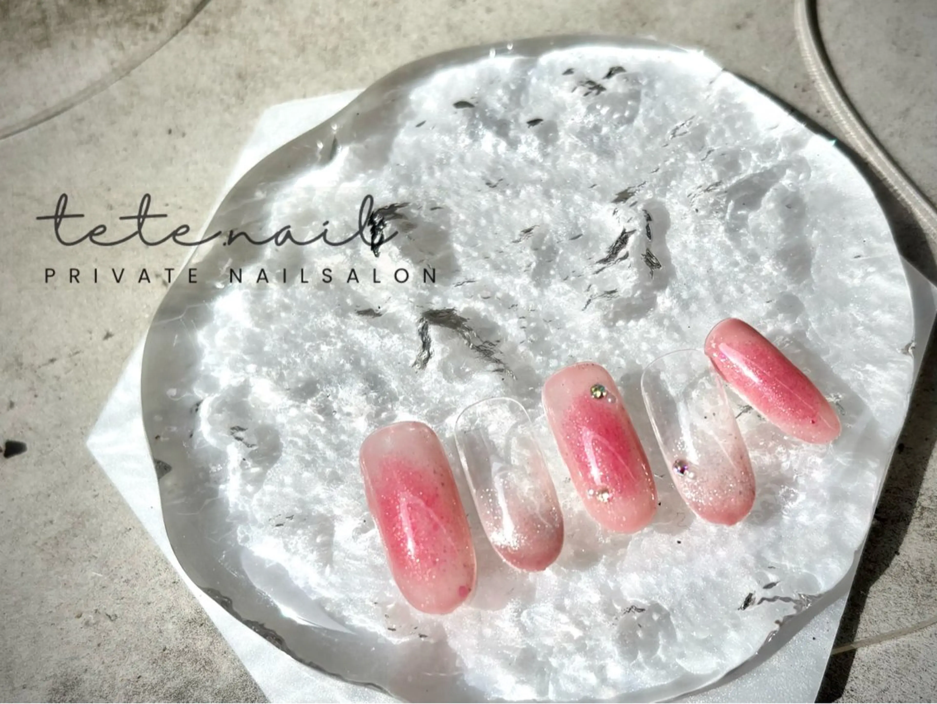 ネイル チークネイル フレンチネイル マグネットネイル マグネットフレンチ ストーンネイル ハンドネイル tete. nailのネイルデザイン