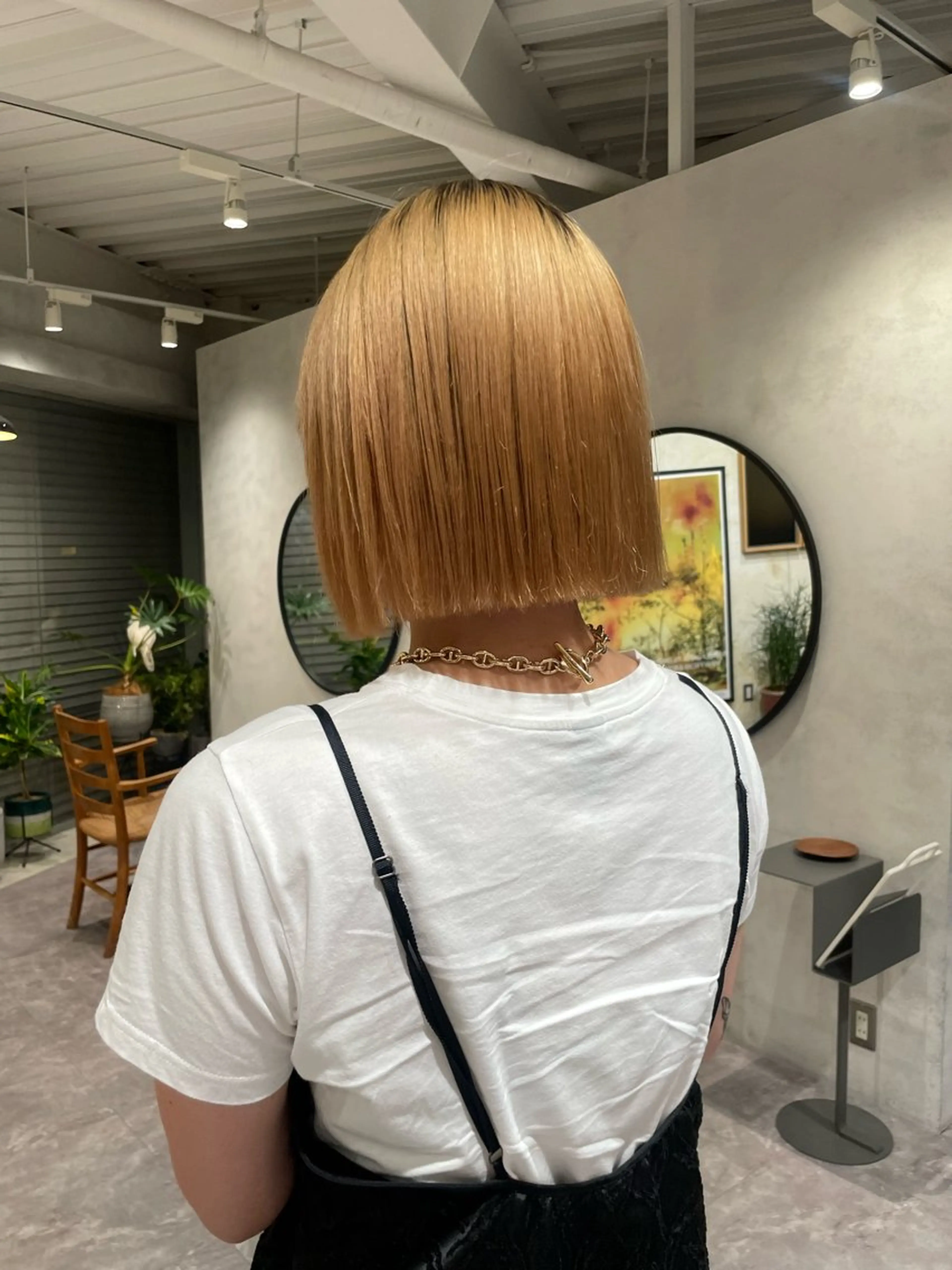 ミディアム カラー ブリーチ ケアブリーチ ダブルカラー 和泉市フルール 古賀　薫のヘアスタイル