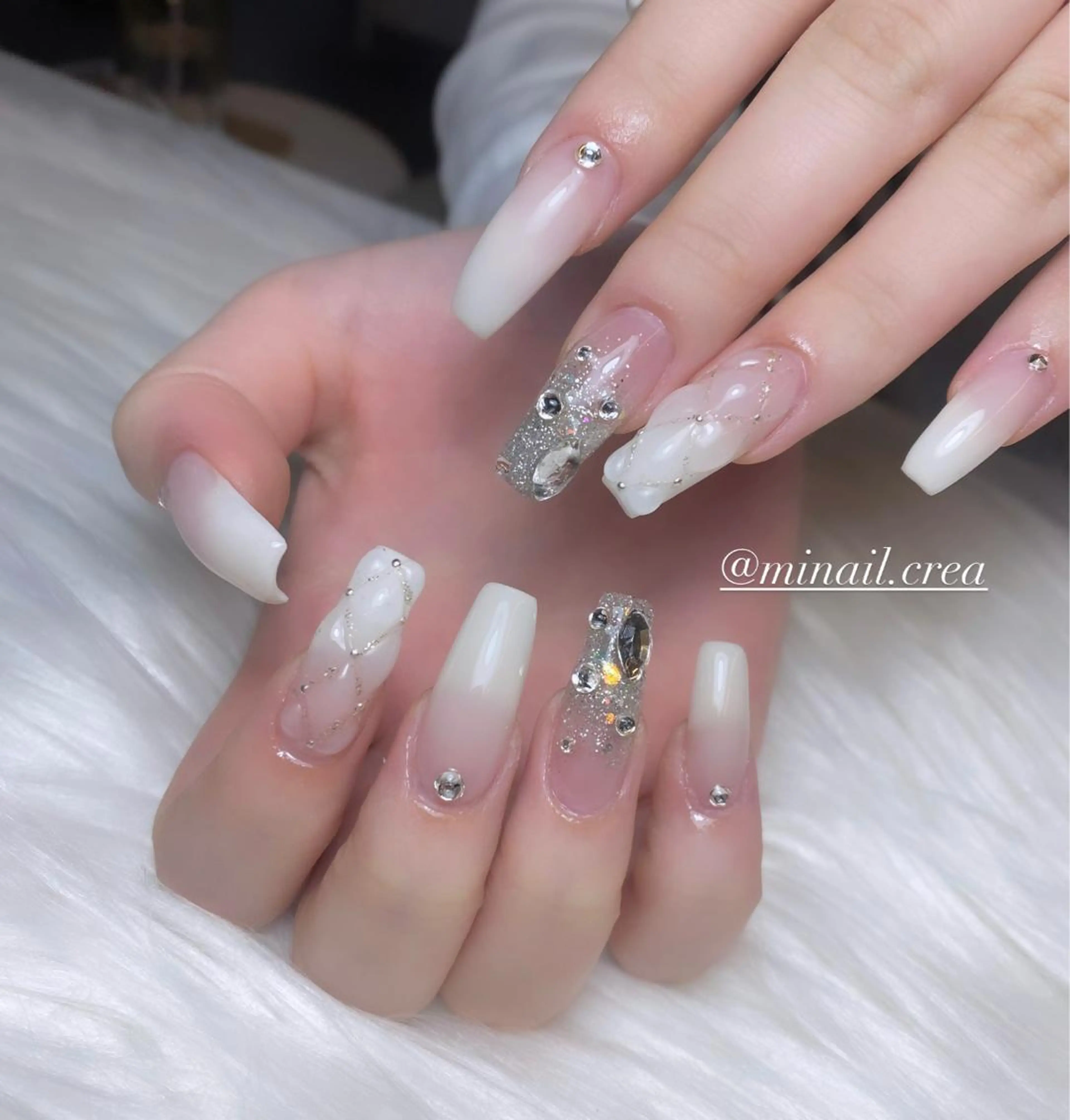 ネイル グラデーション キラキラネイル 韓国ネイル ロングネイル スカルプネイル ハンドネイル CRéA　-private nailsalon-所属・CReA nailのネイルデザイン