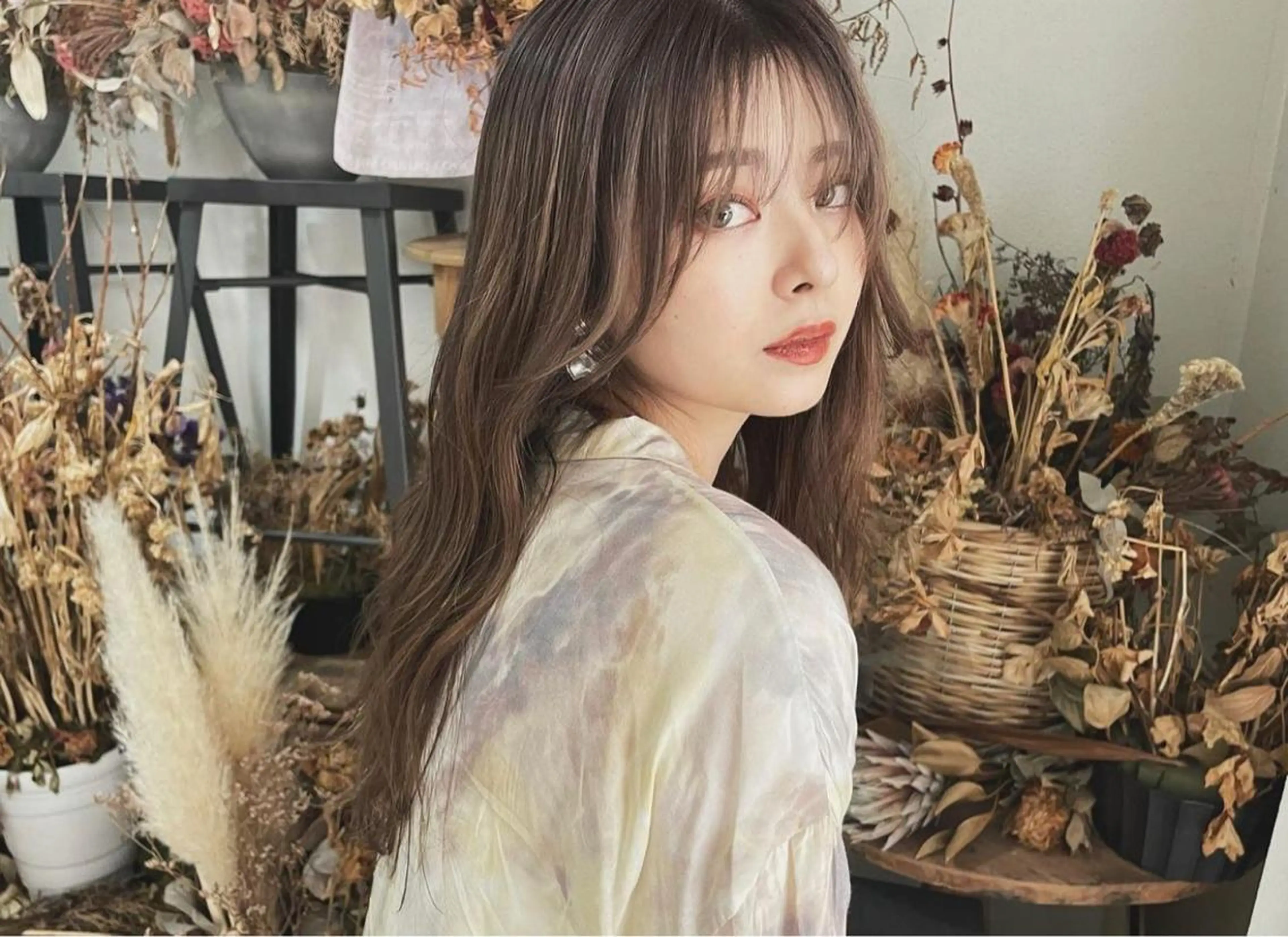 ロング カラー パーマ ヘアアレンジ キッズ ネイル マツエク・マツパ ブリーチ 透明感カラー ダブルカラー グレージュ ハイライトカラー 古賀 侑磨のヘアスタイル