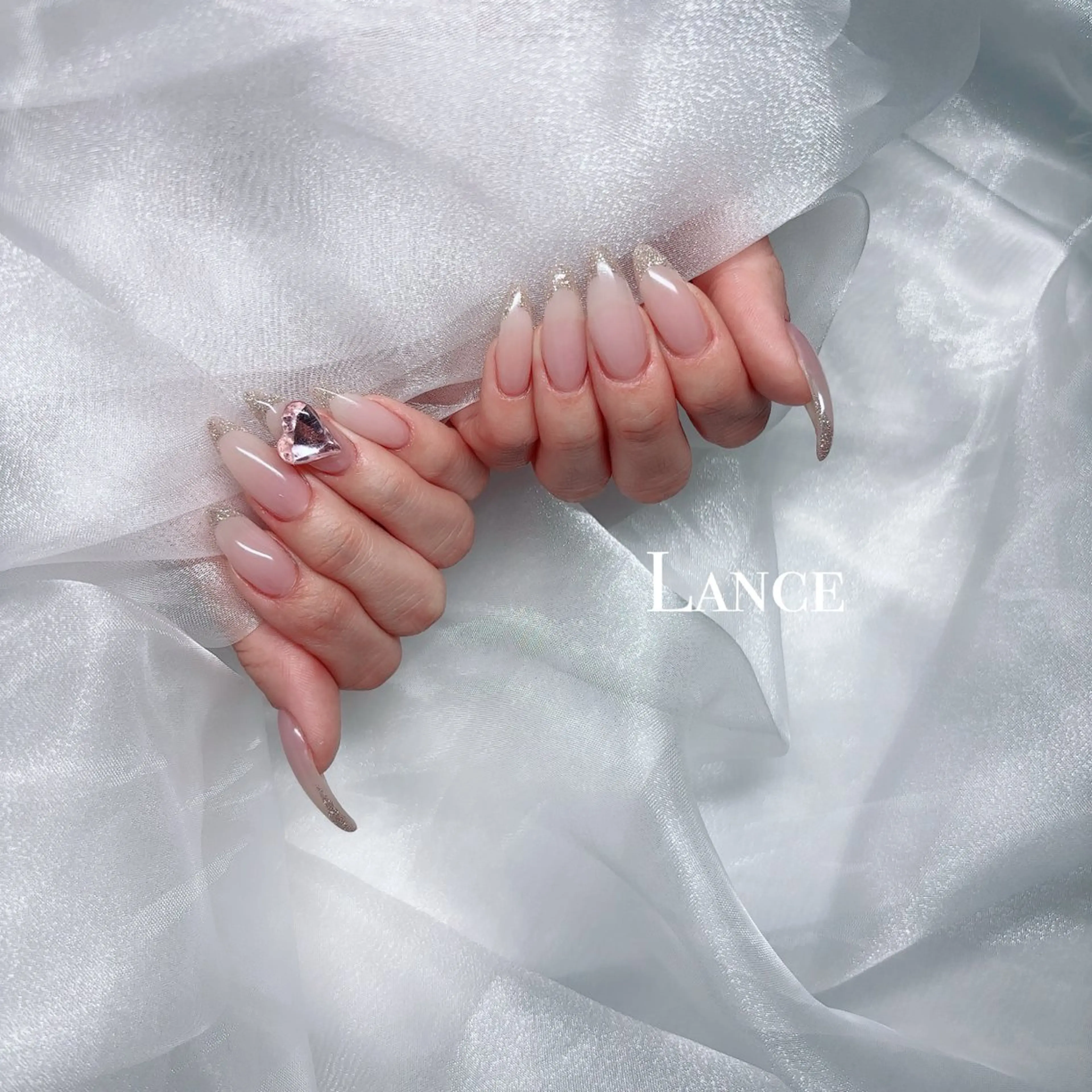 ネイル キラキラネイル 韓国ネイル 春ネイル ワンホンネイル 冬ネイル ハンドネイル Lance nailのネイルデザイン