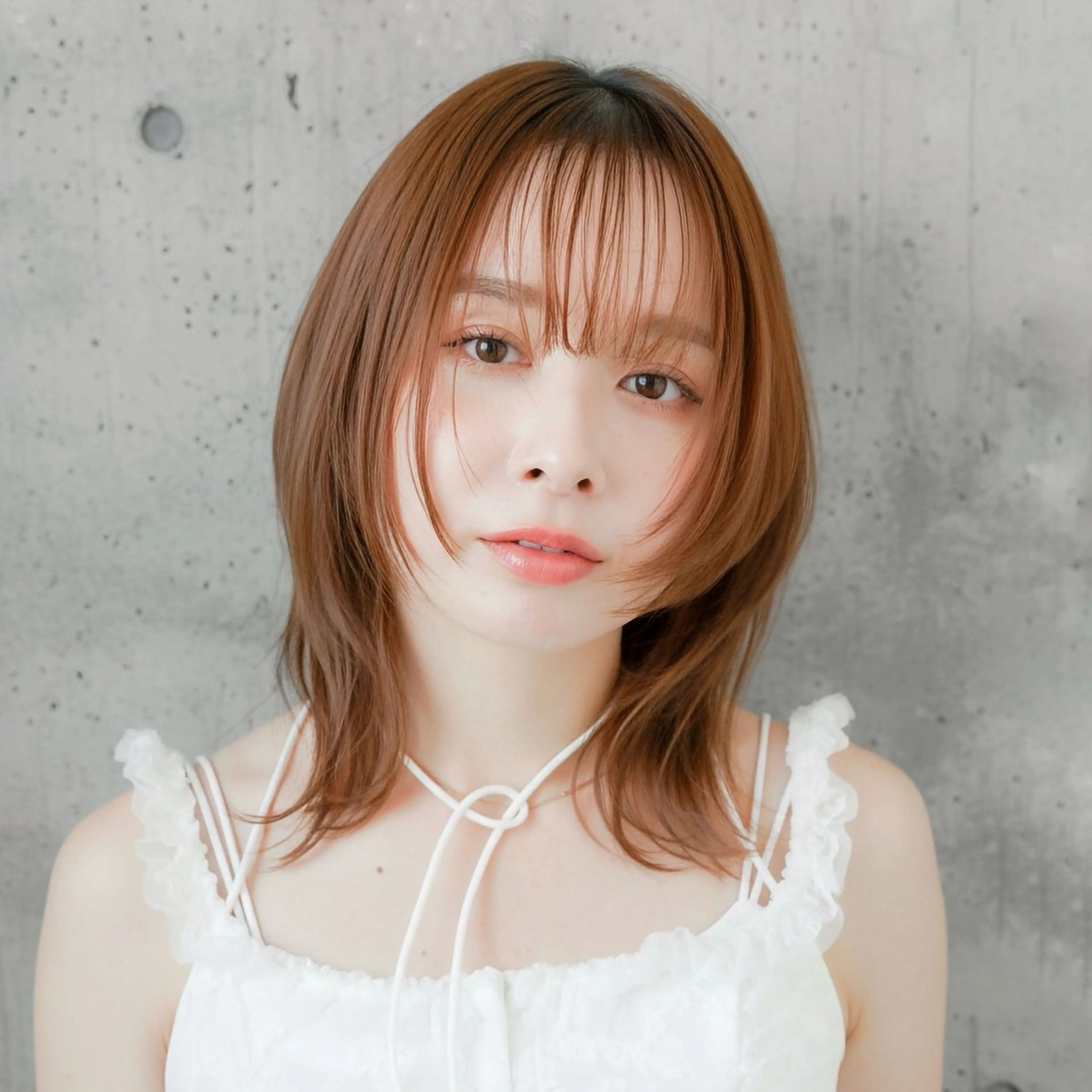 ミディアム カット ヘアカラー miku🎀透明感| ツヤ|ワンホンのヘアスタイル