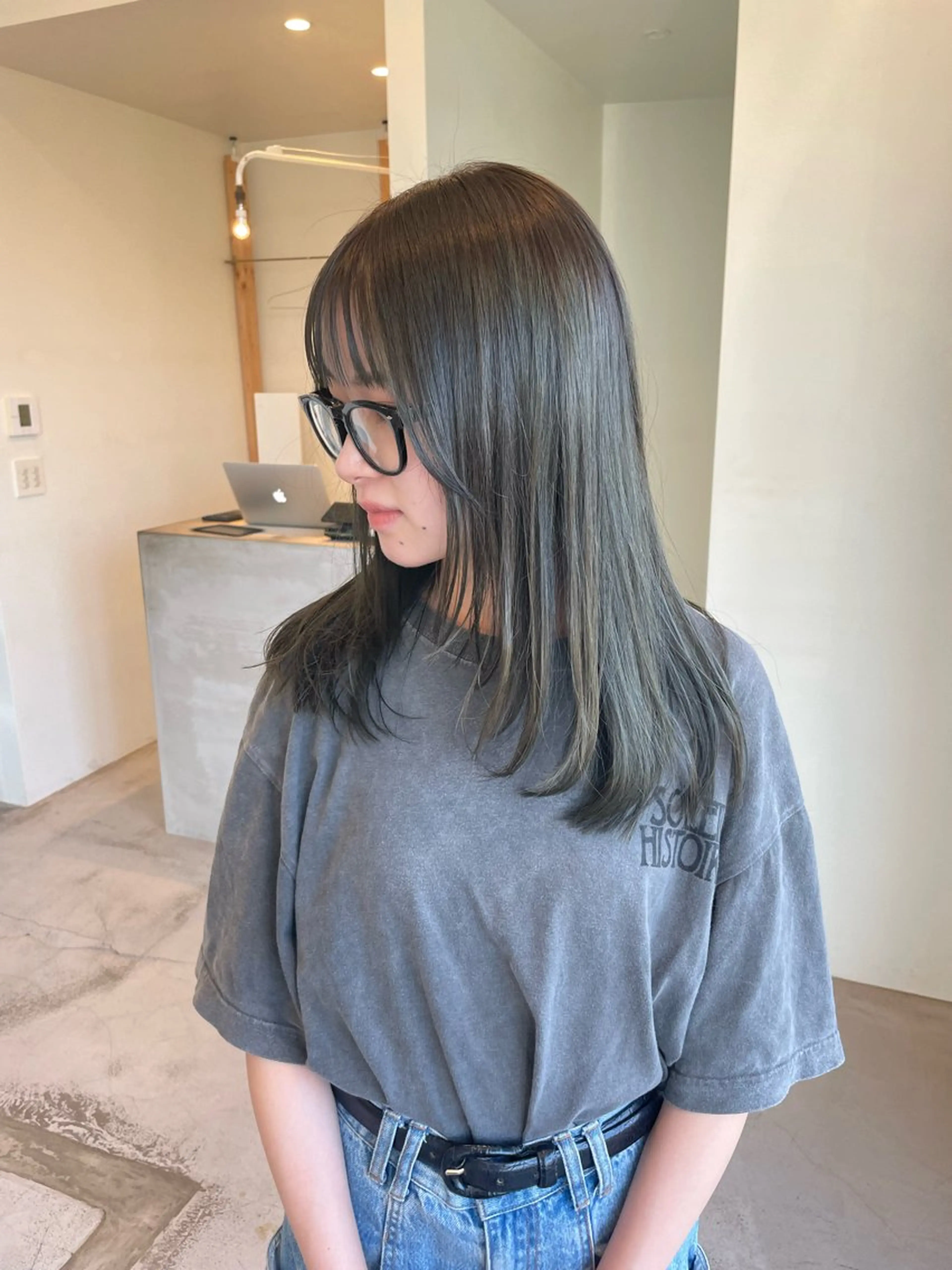 ミディアム カラー グレージュ オリーブグレージュ オリーブグレー カット ヘアカラー CITA （シータ）所属・板井 美紗都のヘアスタイル