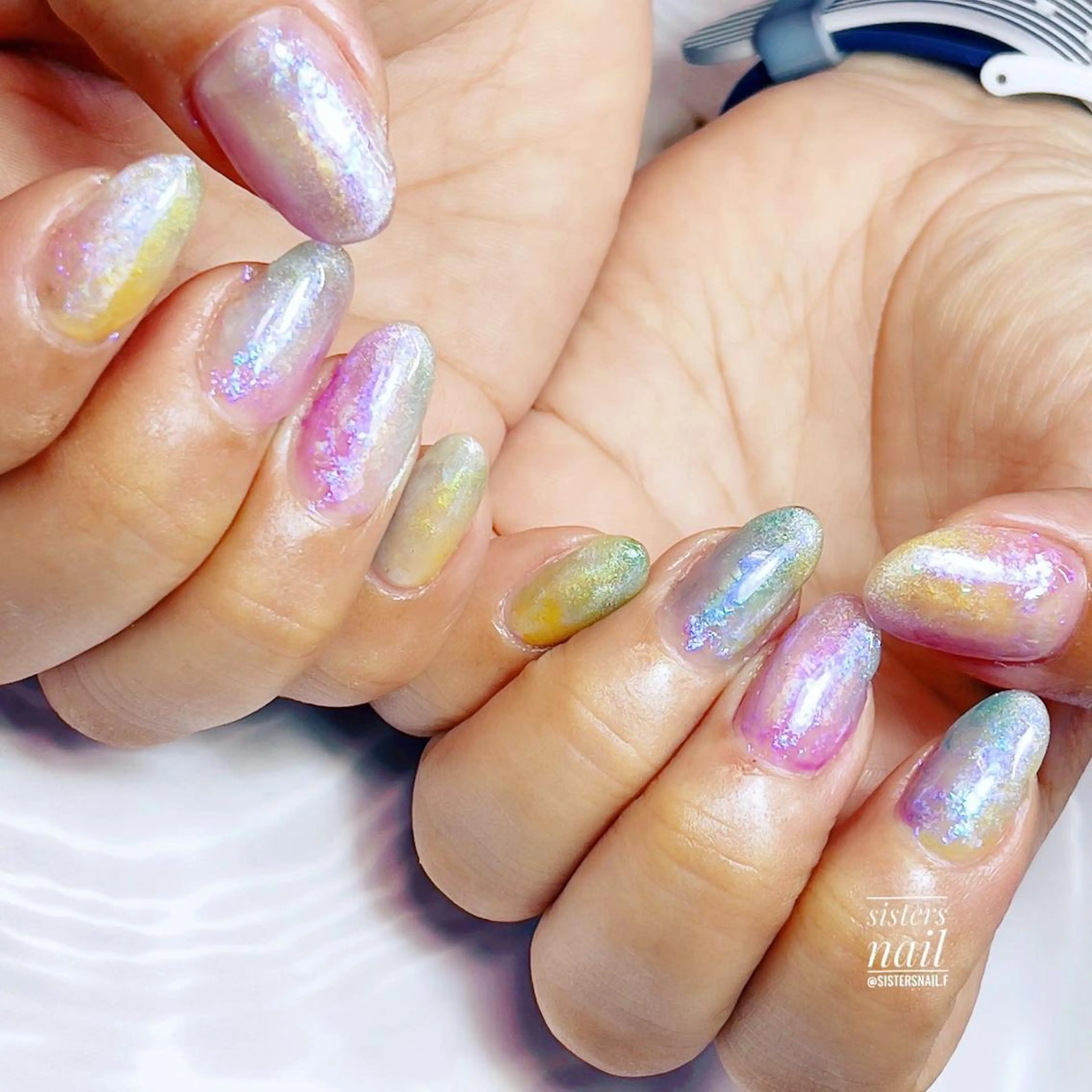 ネイル アートネイル オーロラネイル 氷ネイル・うるうるネイル キラキラネイル ニュアンスネイル sisters nail.fのネイルデザイン