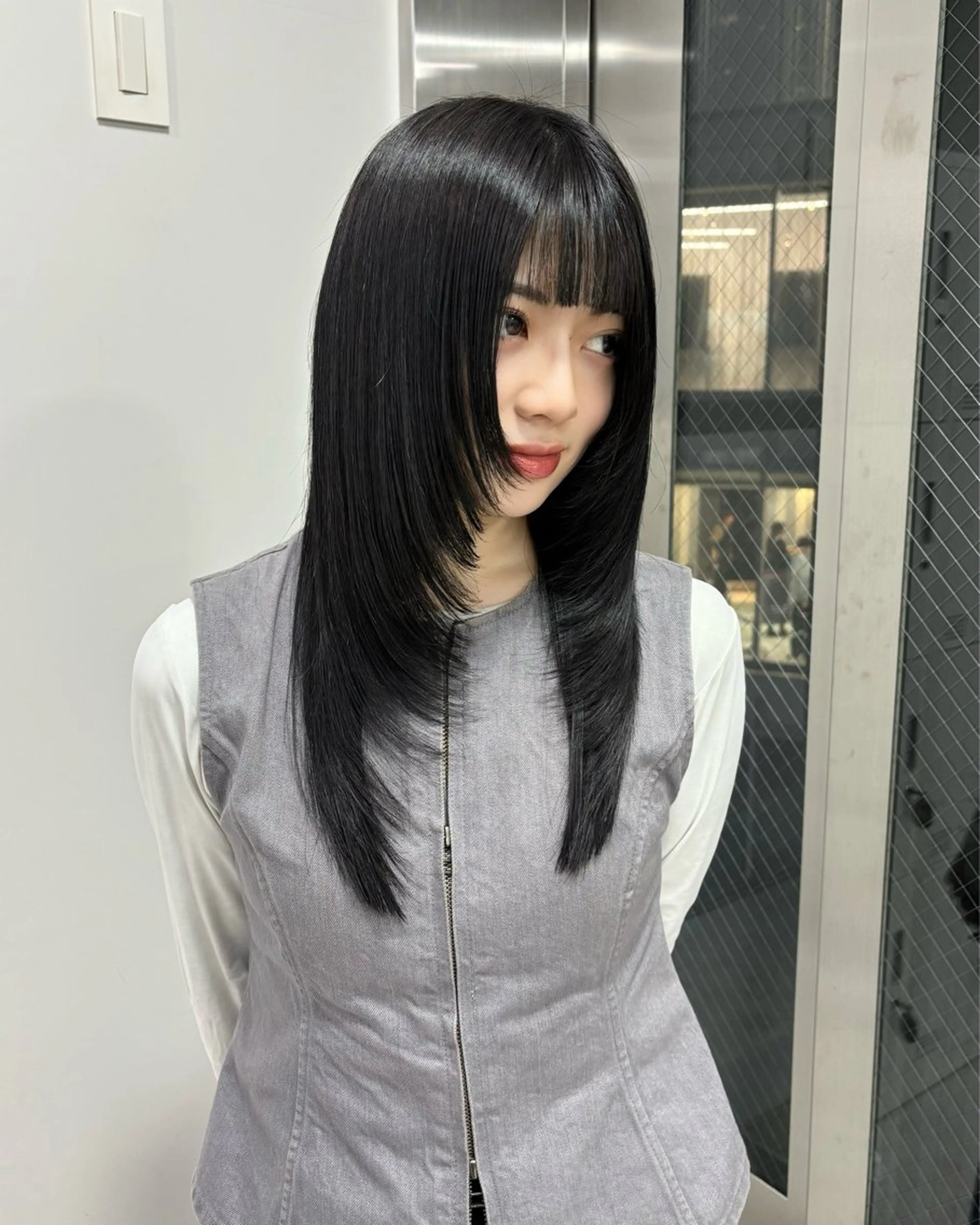 ロング カラー 黒髪 ブルーカラー ブルーブラック レイヤーカット 縮毛矯正 カット ヘアカラー 縮毛矯正 トリートメント Beleza Era所属・韓国レイヤー/ 縮毛矯正🎀minaのヘアスタイル