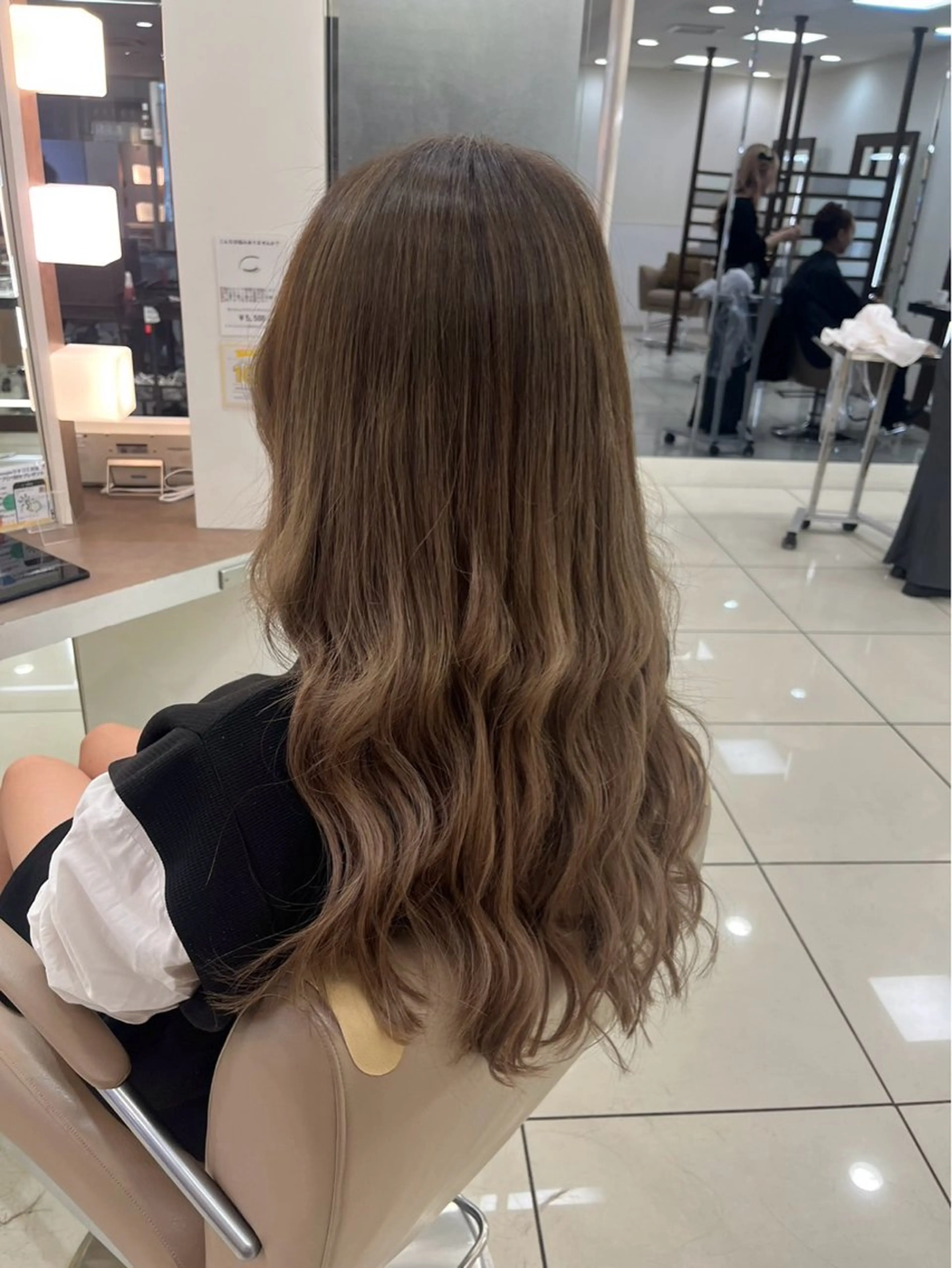 ロング カット ヘアカラー トリートメント エクステ 羽エクステ🩷 🤍まき🤍のマツエク・マツパデザイン