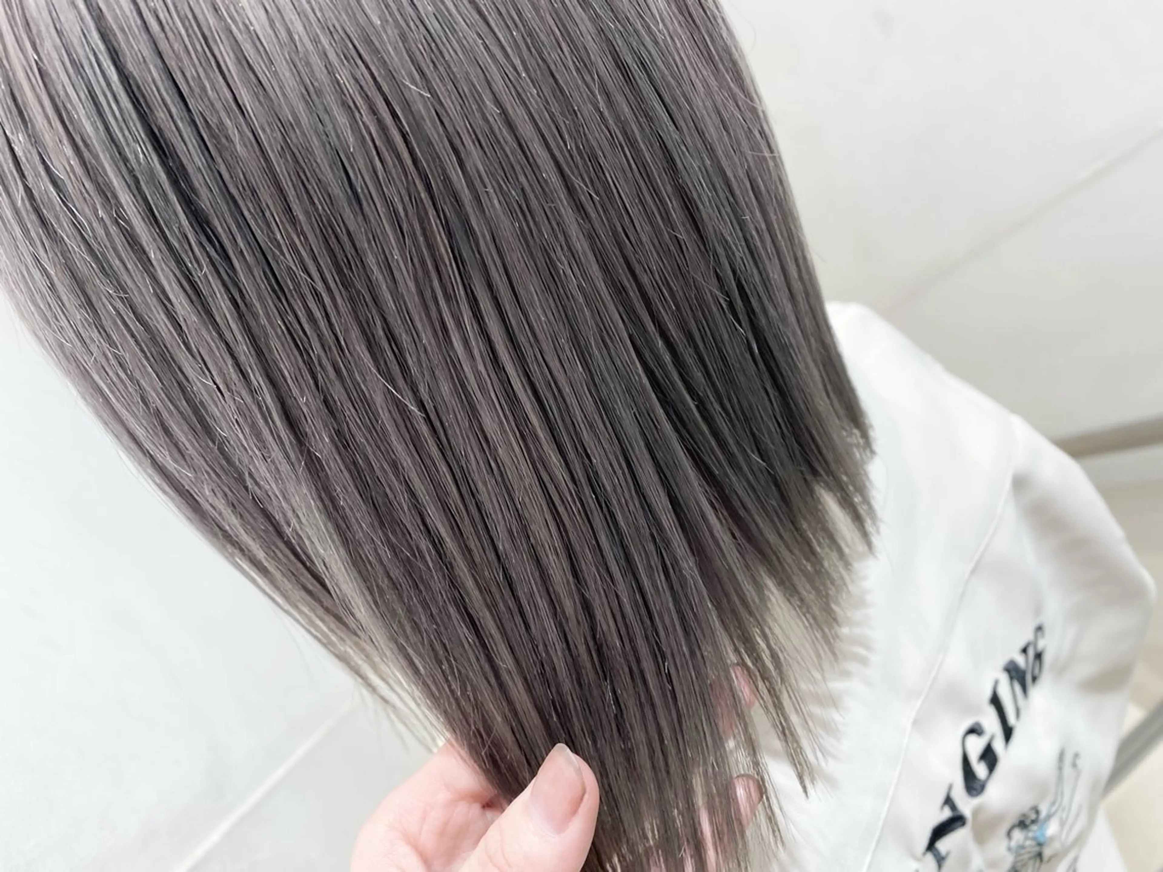 ショート カラー アディクシーカラー 透明感カラー ✨くびれスタイル✨️ 戸嶋穂乃香のヘアスタイル