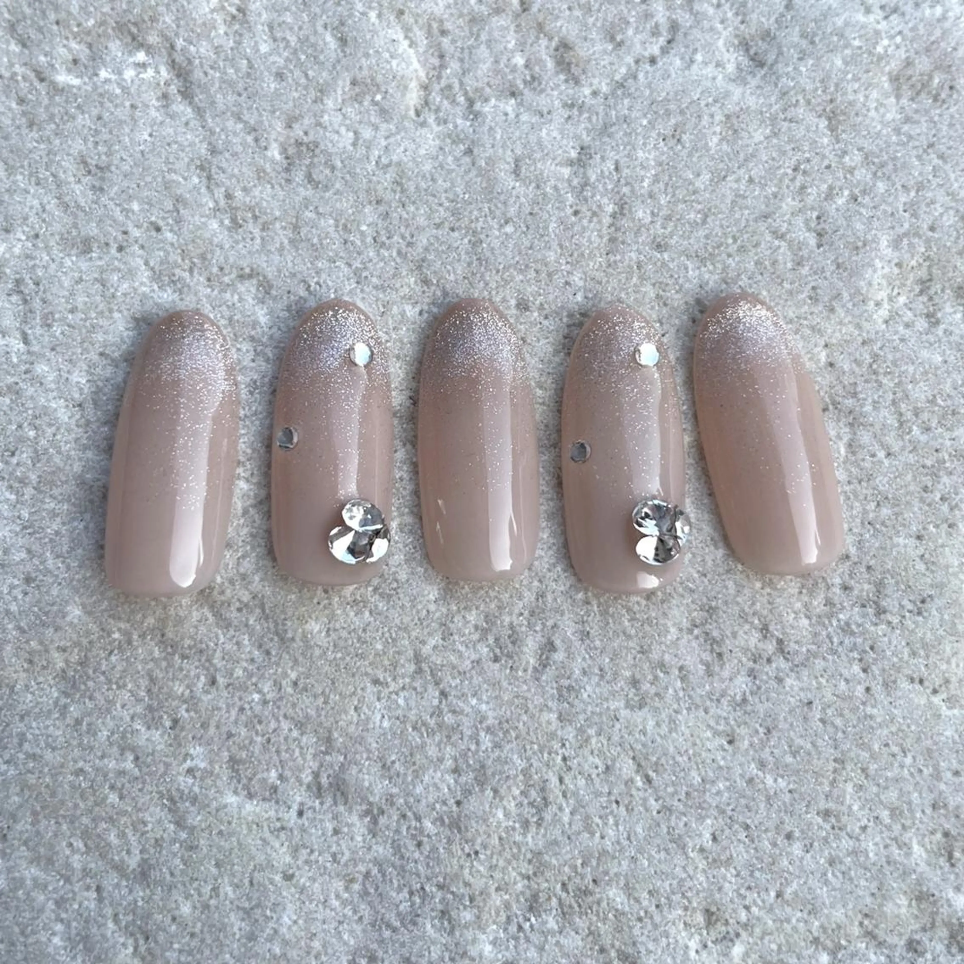 ネイル May.by Charme  Hのネイルデザイン