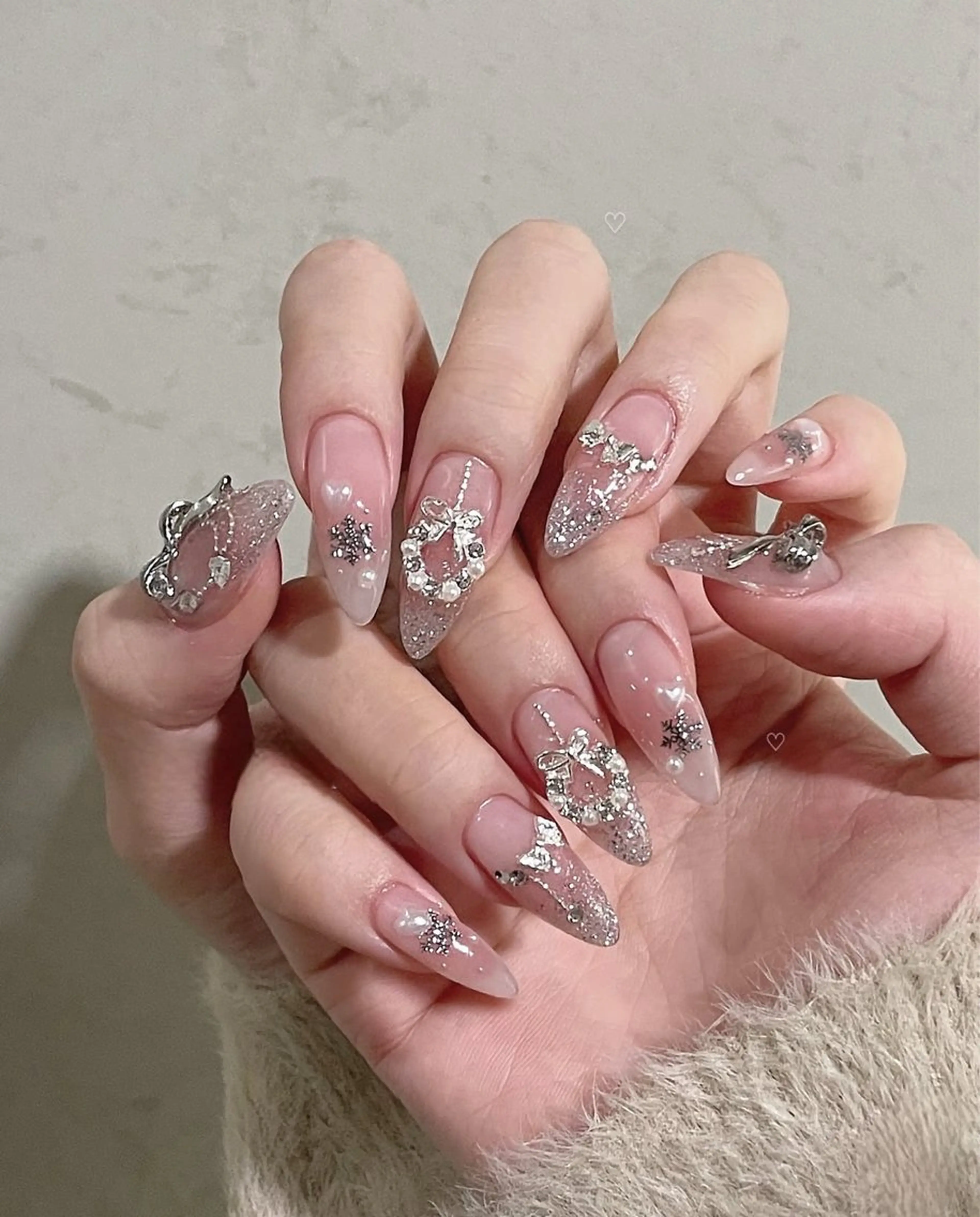 ネイル アニマル柄 オーロラネイル チークネイル フラッシュネイル ジェルネイル Lyna 池袋のネイルデザイン