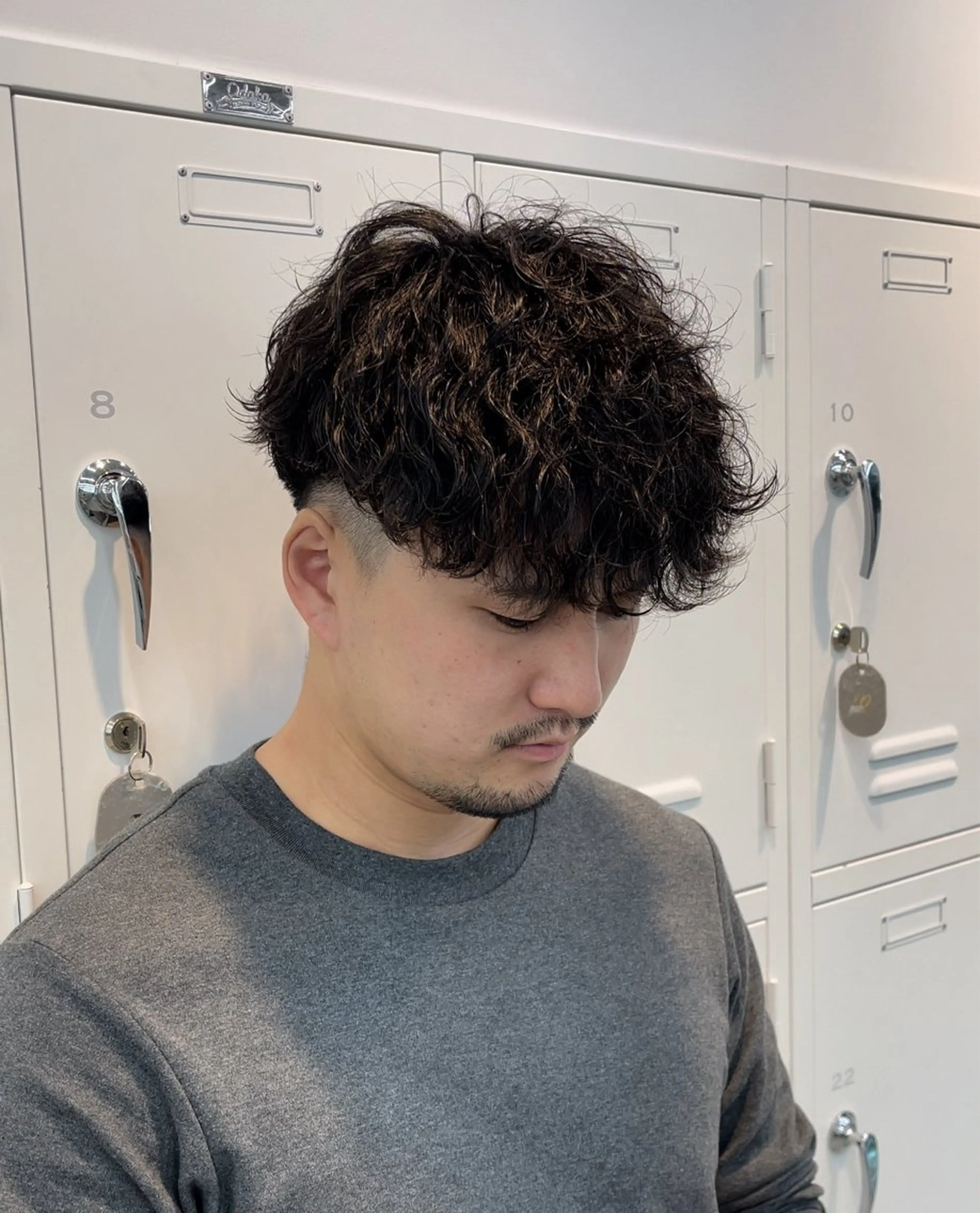 ショート カラー パーマ メンズ キッズ メンズパーマ 波巻きパーマ 栄💗メンズパーマ｜ ハイトーン｜haruのヘアスタイル