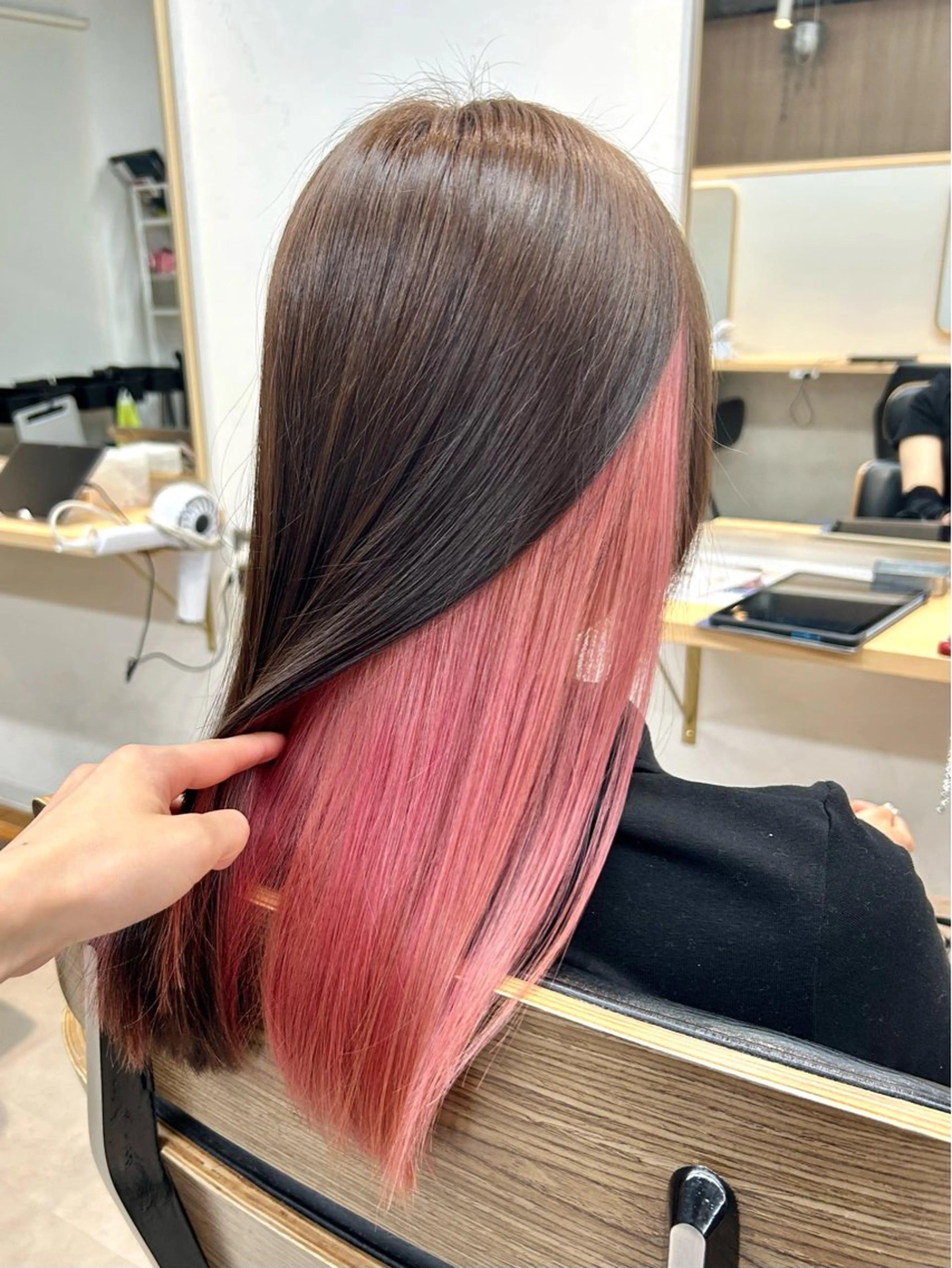 セミロング カラー ブラウンカラー オリーブブラウン ピンクカラー カット ヘアカラー トリートメント 韓国ボブ/レイヤー/ ハイトーン/まなみのヘアスタイル