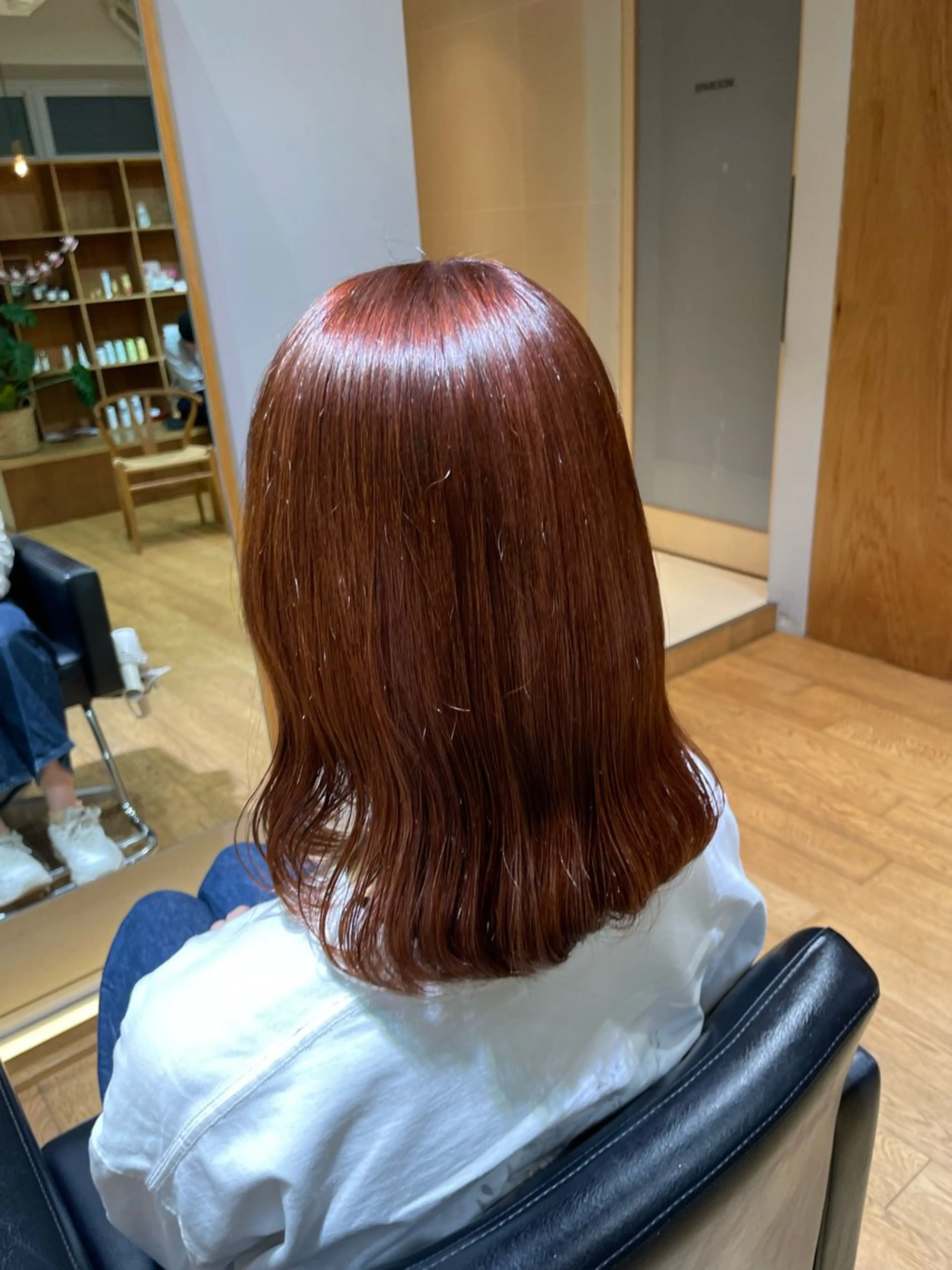 ミディアム オレンジブラウン chihiro / ミディアムヘアのヘアスタイル