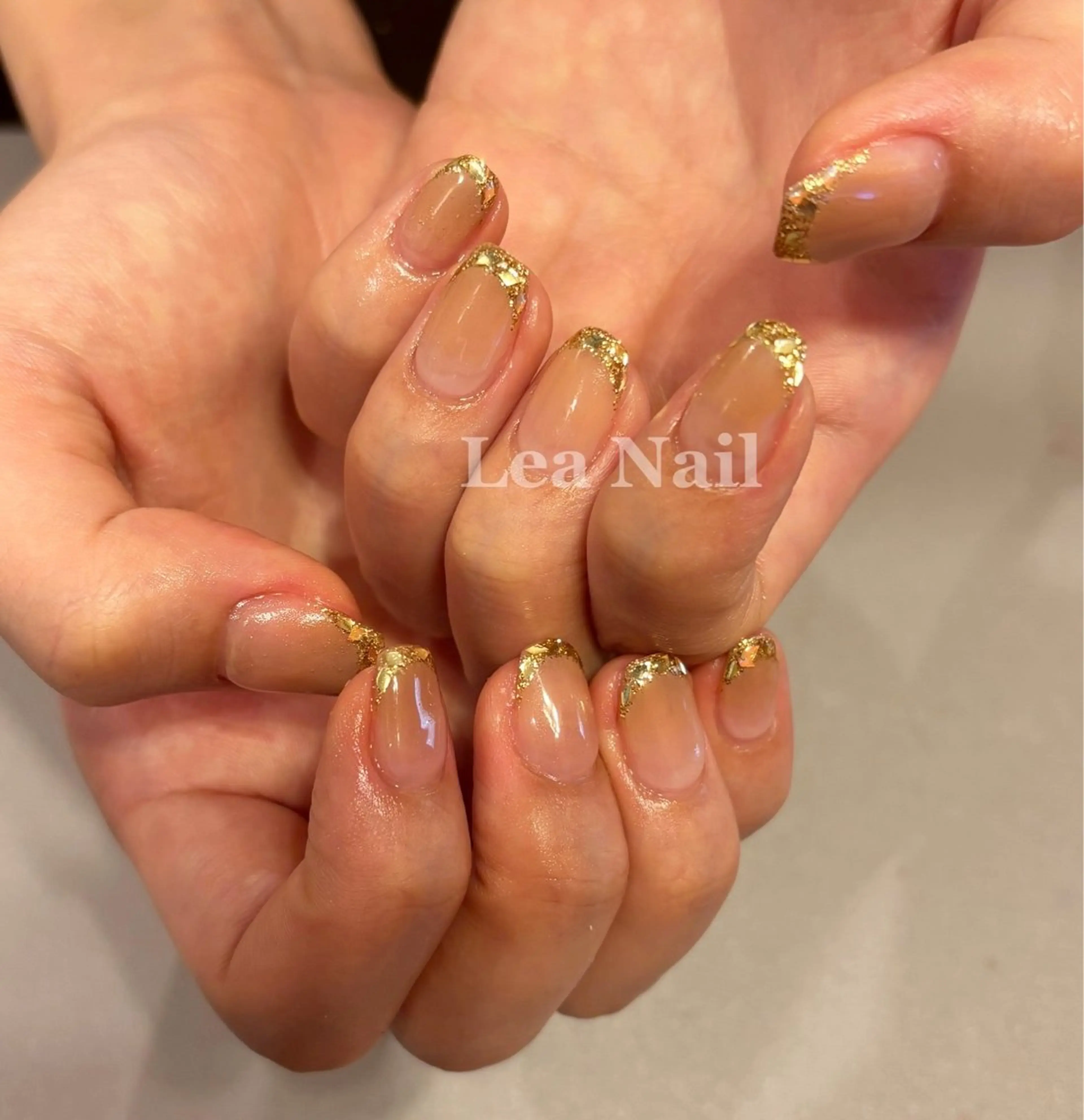 ネイル フレンチネイル ガラスフレンチ ゴールド Lea Nailのネイルデザイン