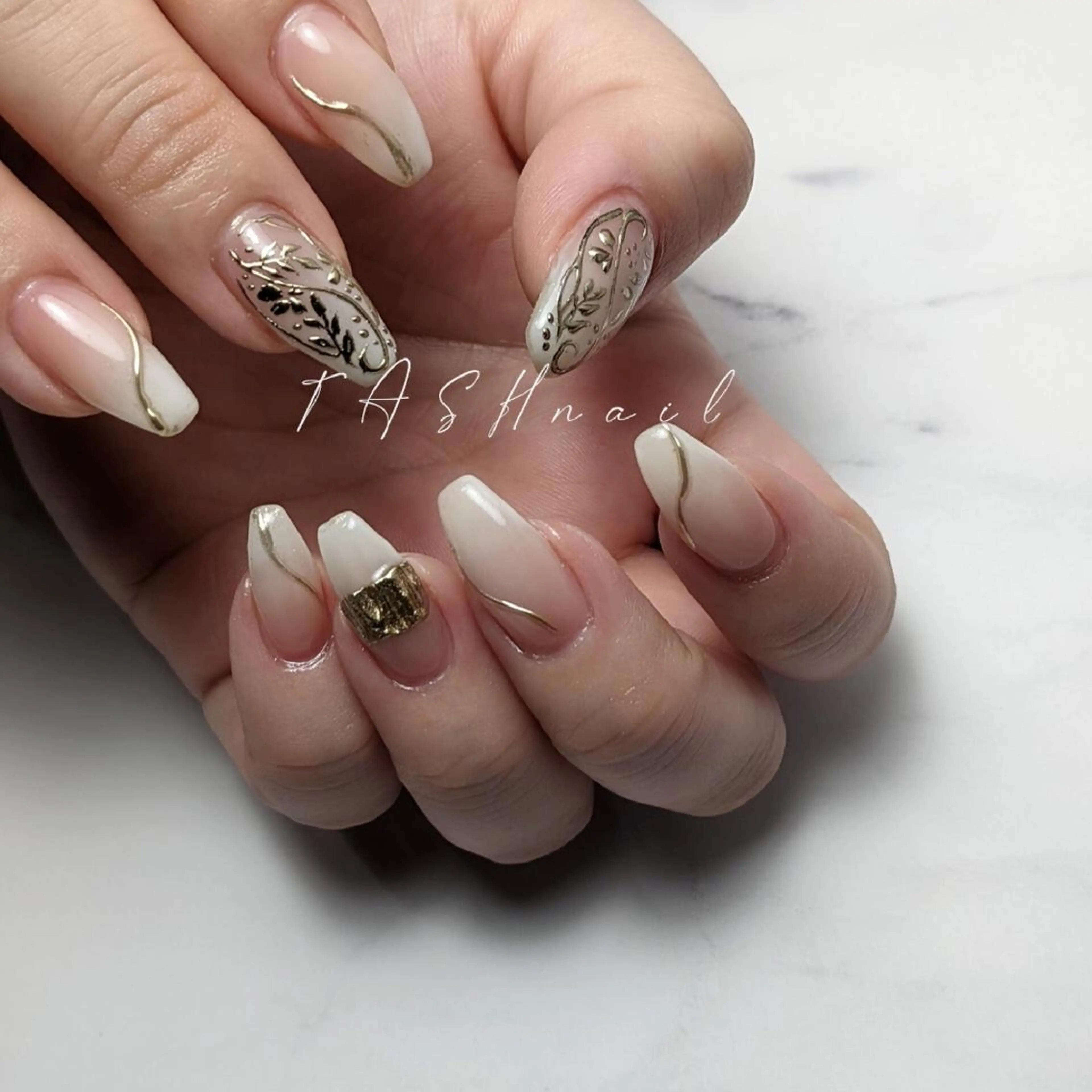 ネイル TASH nailのネイルデザイン
