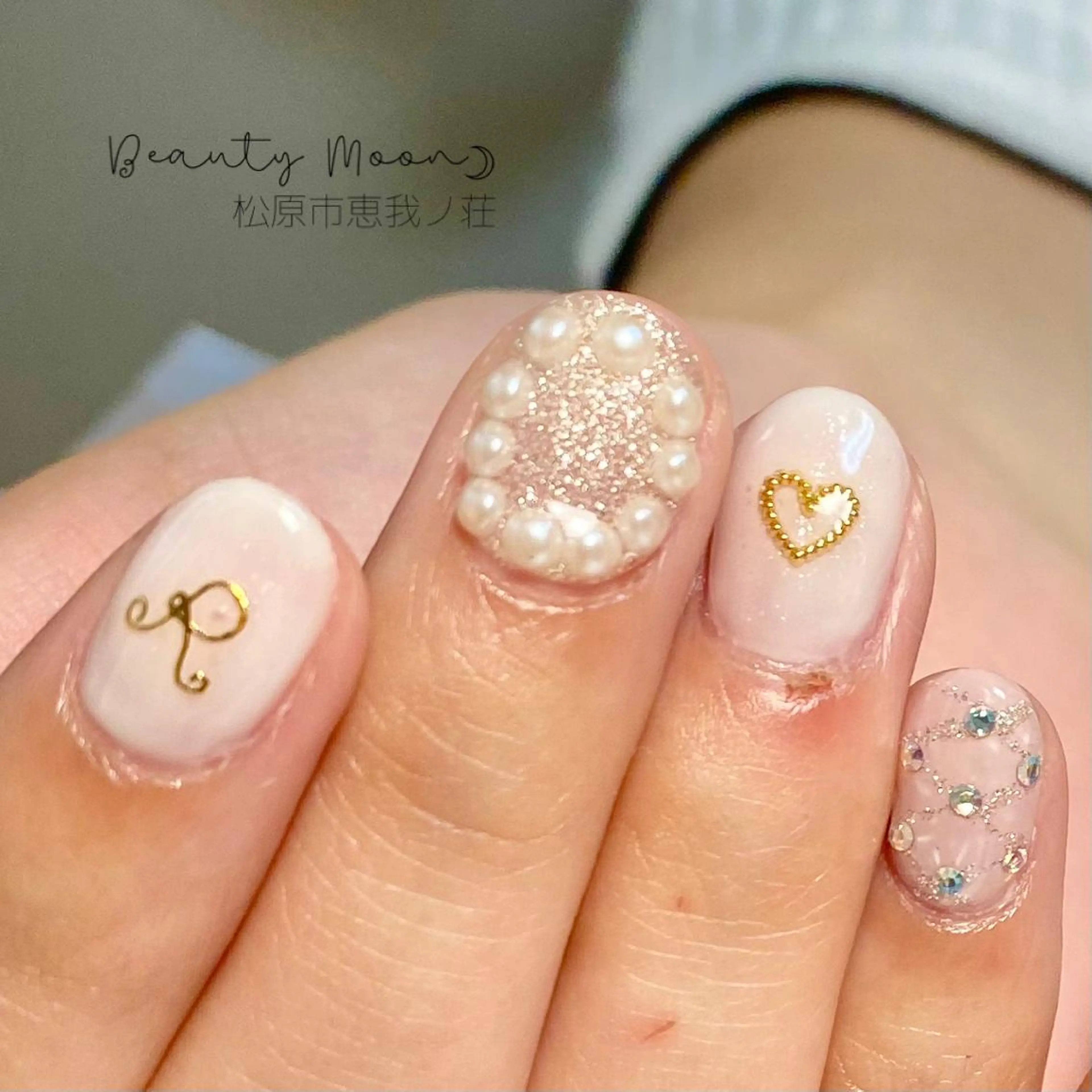 ネイル アートネイル ジェルネイル ハート ラメ(グリッター) 持ち込み beauty ☪︎moonのネイルデザイン