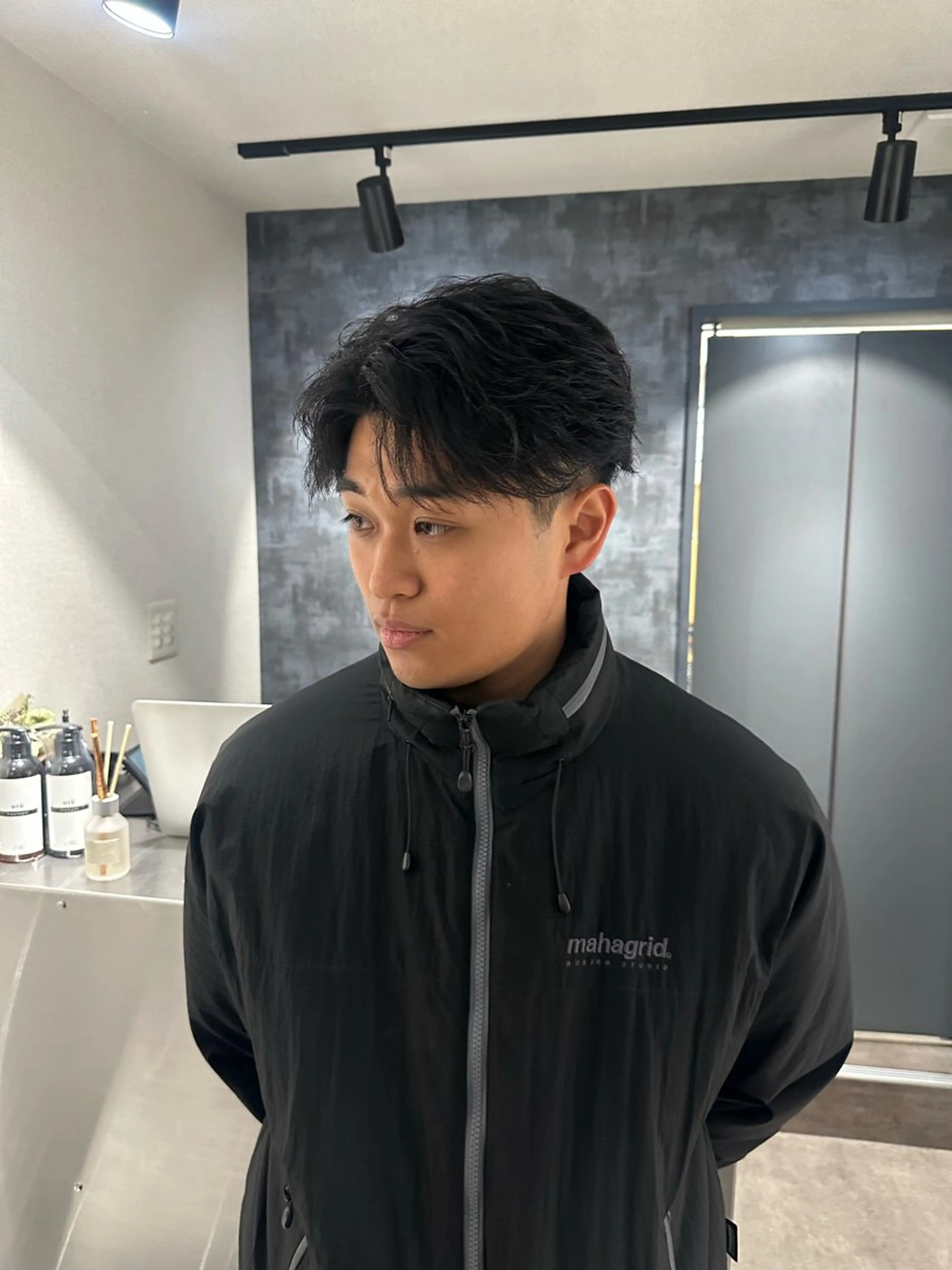 ショート パーマ メンズ カット SALOWIN 原宿 iori所属・🌟原宿指名No.1 センターパート⭐️のヘアスタイル