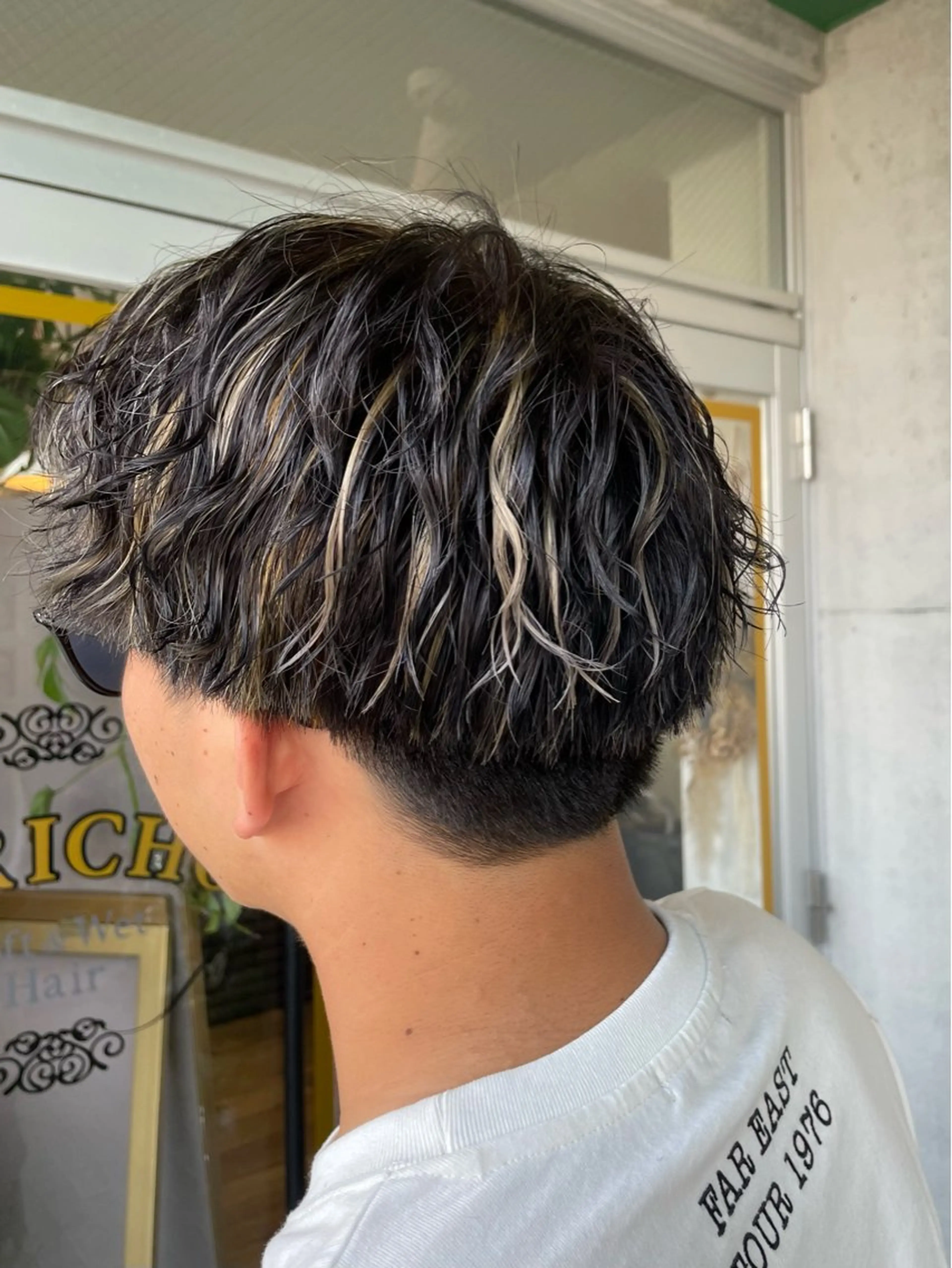 ショート カラー パーマ メンズ メンズハイライト メンズパーマ ハイライトカラー ハイライト JERICHO HAIR所属・河野 由佳の眉毛・アイブロウイメージ