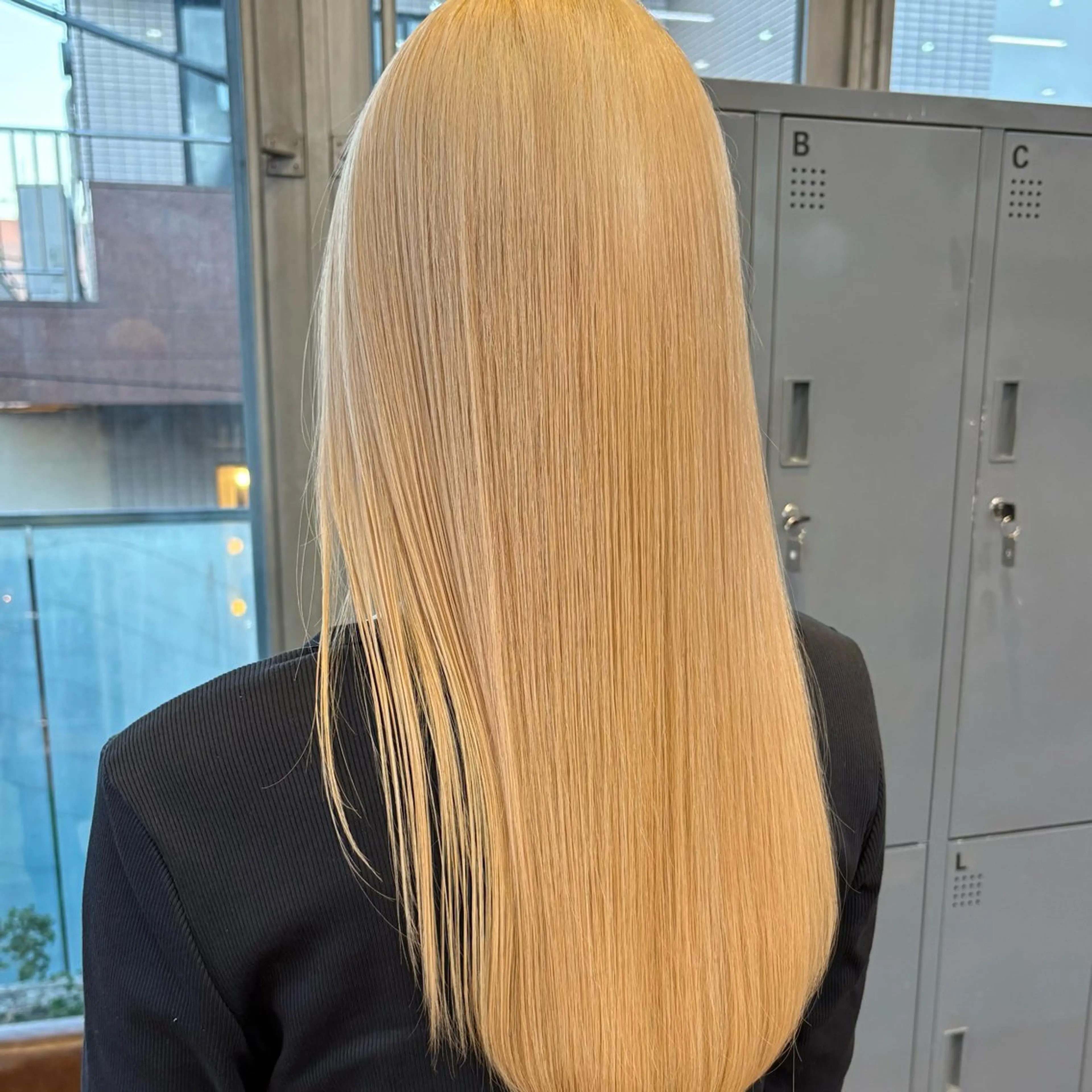 ロング カラー ヘアアレンジ ブリーチカラー特化 🌱/渡邉日向のヘアスタイル