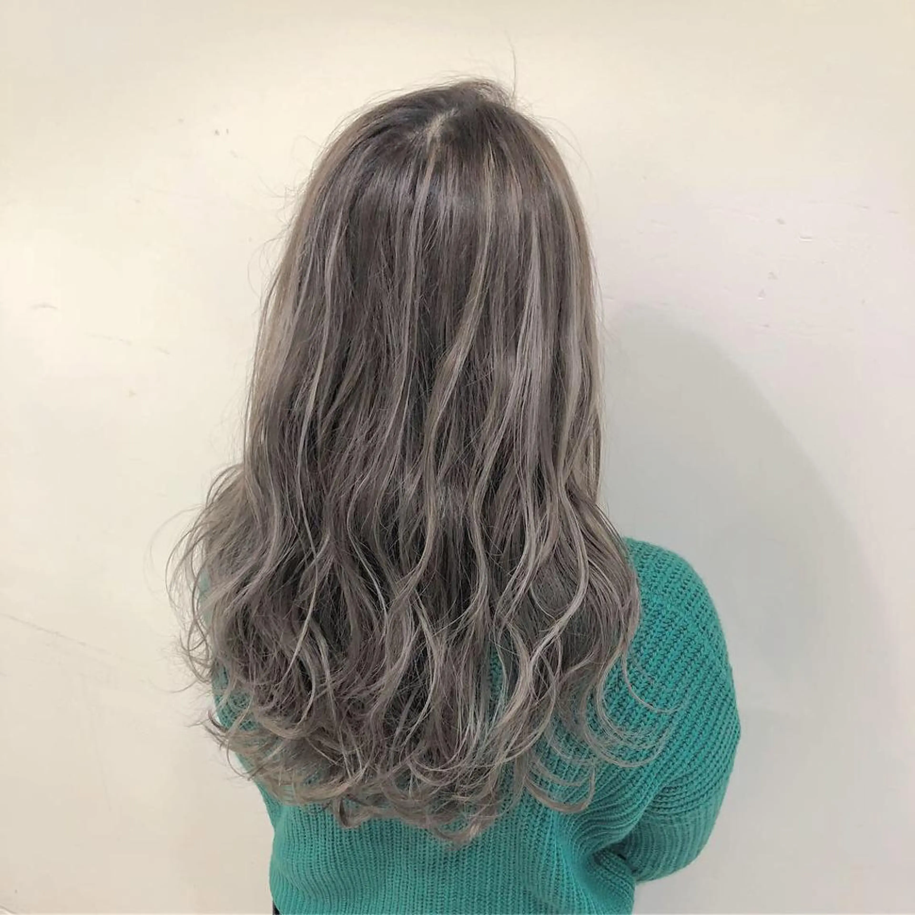 似合わせカット&ハイライトダブルカラー（ブリーチ込み）&2stepトリートメントの写真