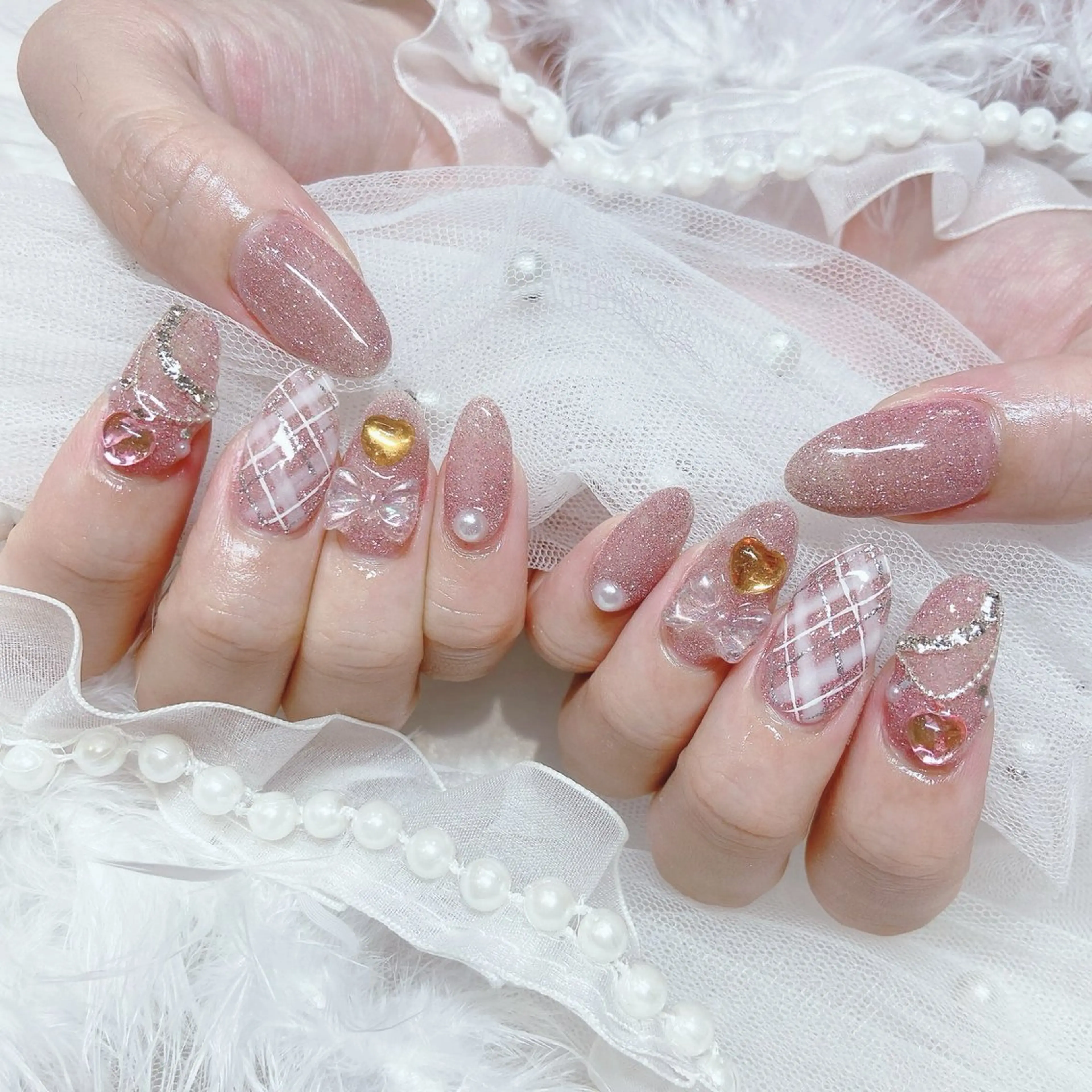 ネイル フラッシュネイル ピンク リボン 冬ネイル クリスマス ハンドネイル Nail lieNのネイルデザイン