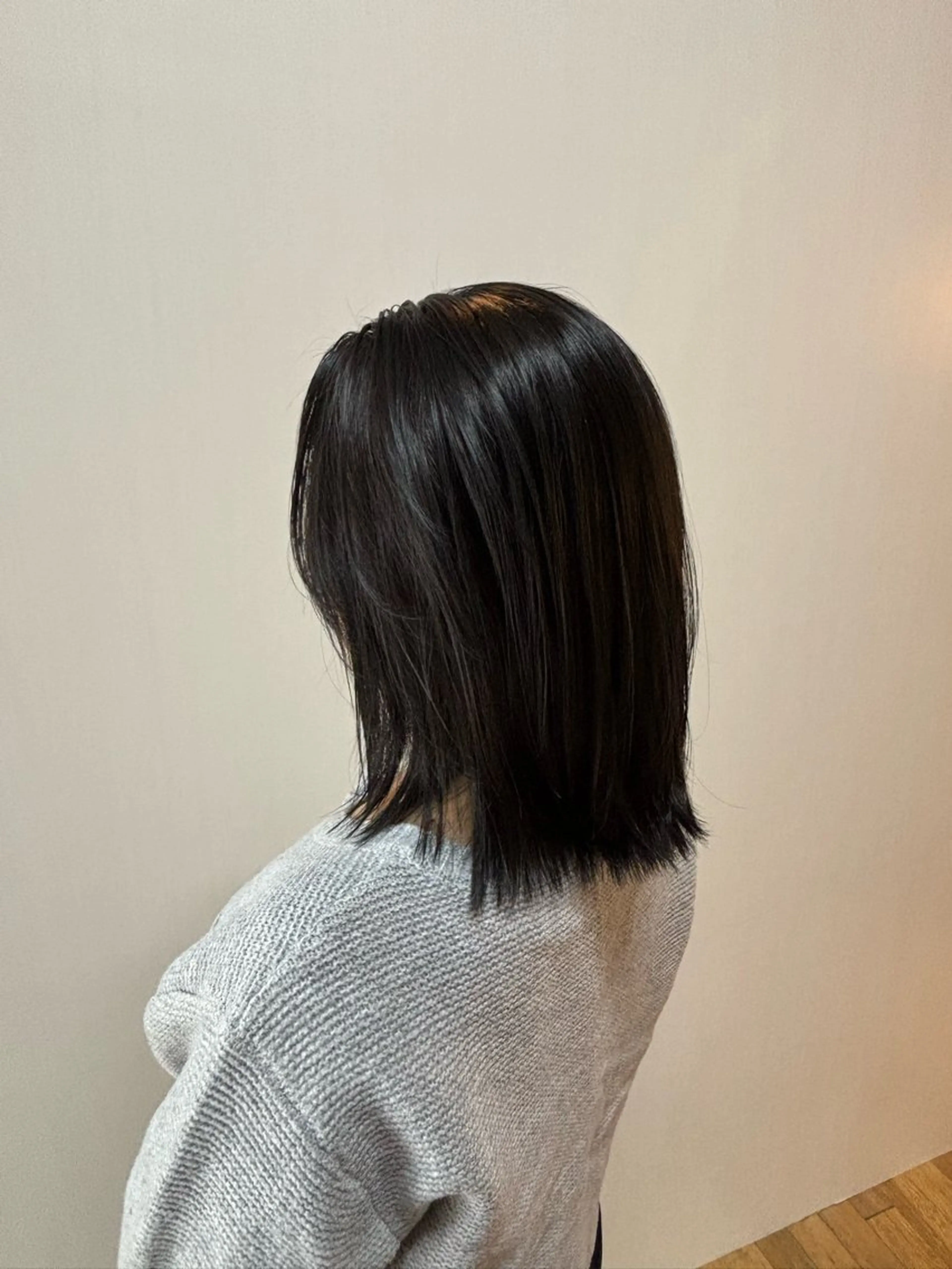 【平日限定♪】レディースカット+透明感カラー+艶々８ステップ美髪トリートメントの写真