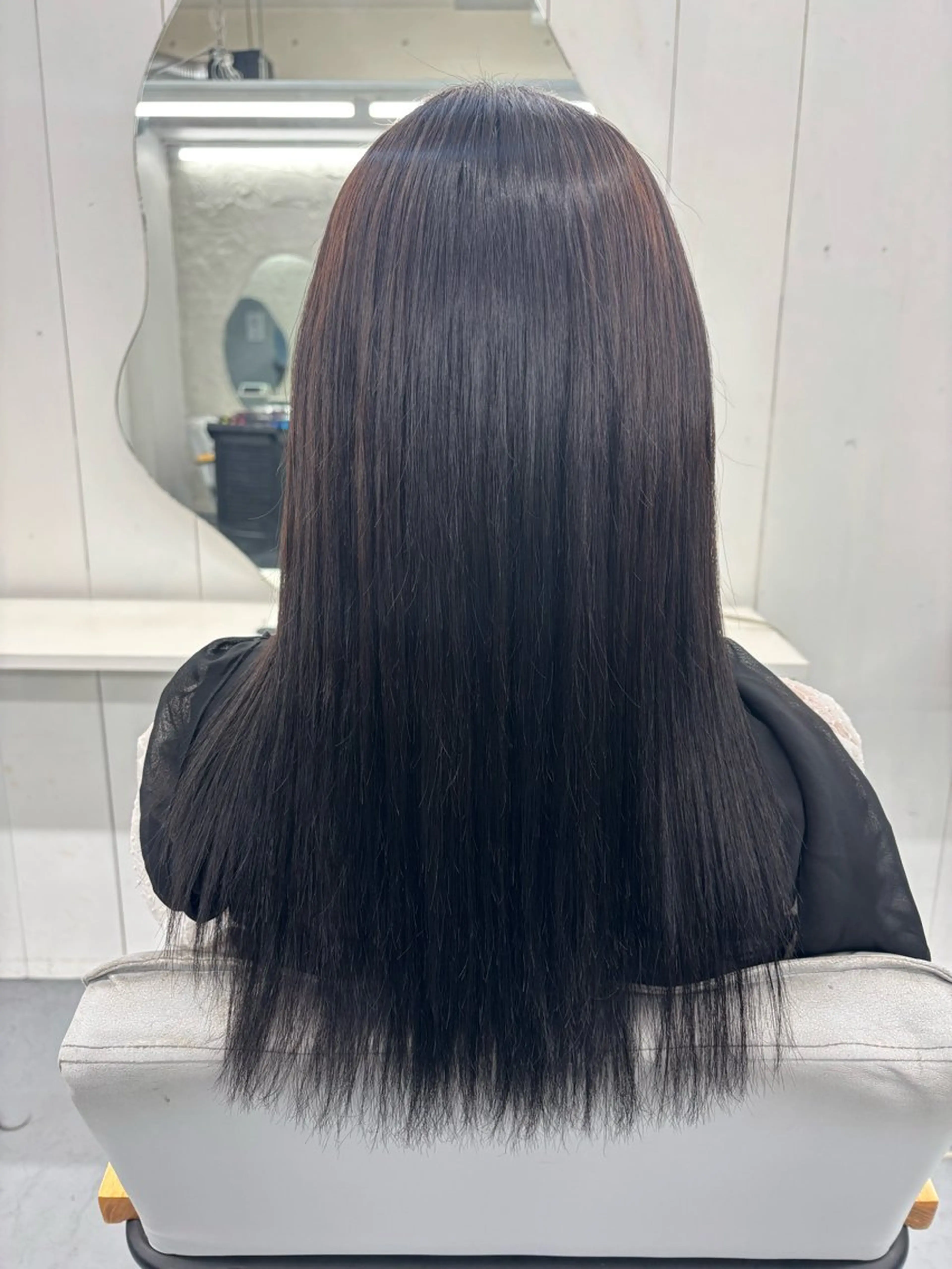 ロング カラー 腰越 麻奈のヘアスタイル