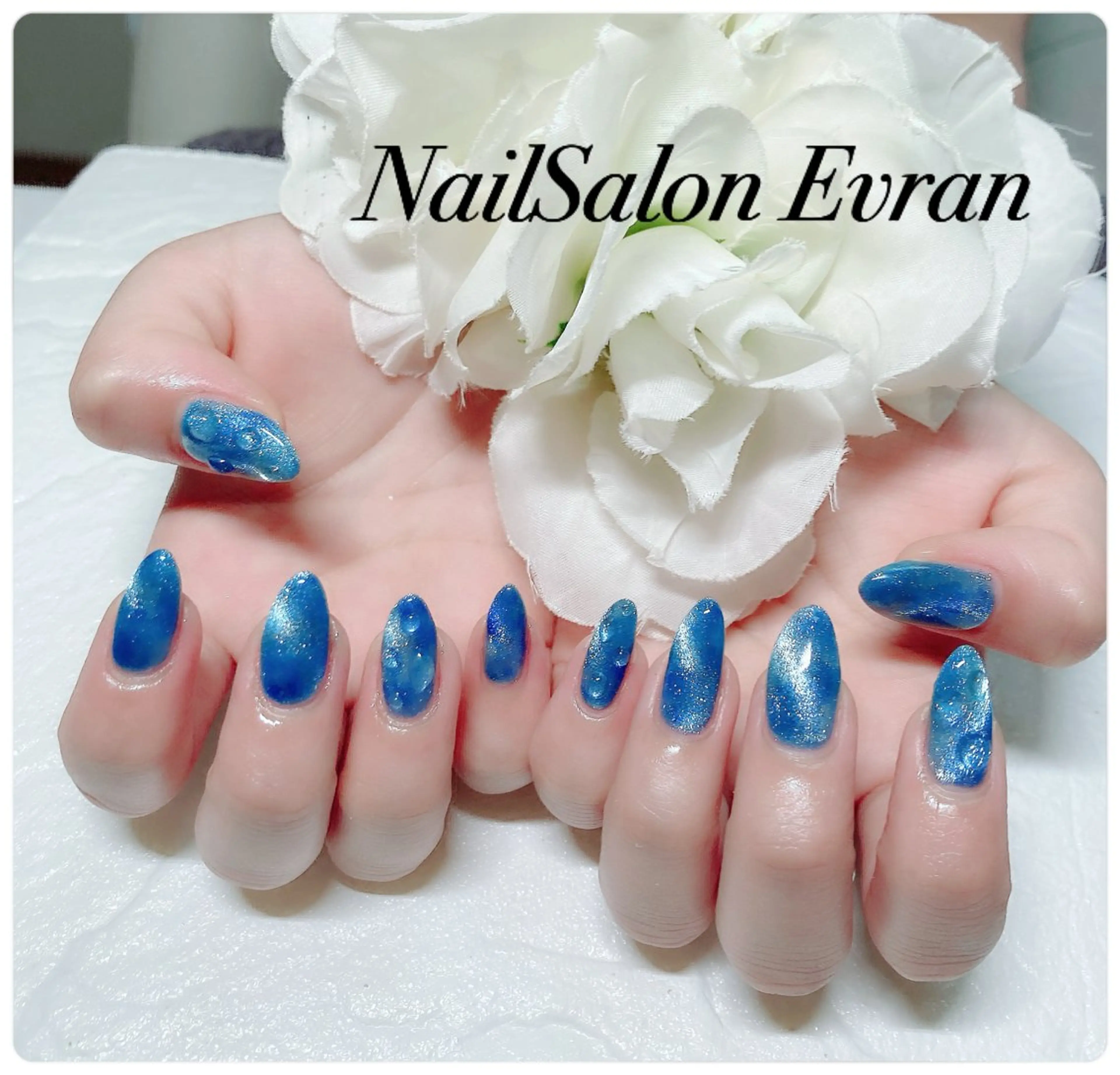 ネイル アートネイル ブルー フレンチネイル ジェルネイル ラメ(グリッター) Nail salon Evranのネイルデザイン