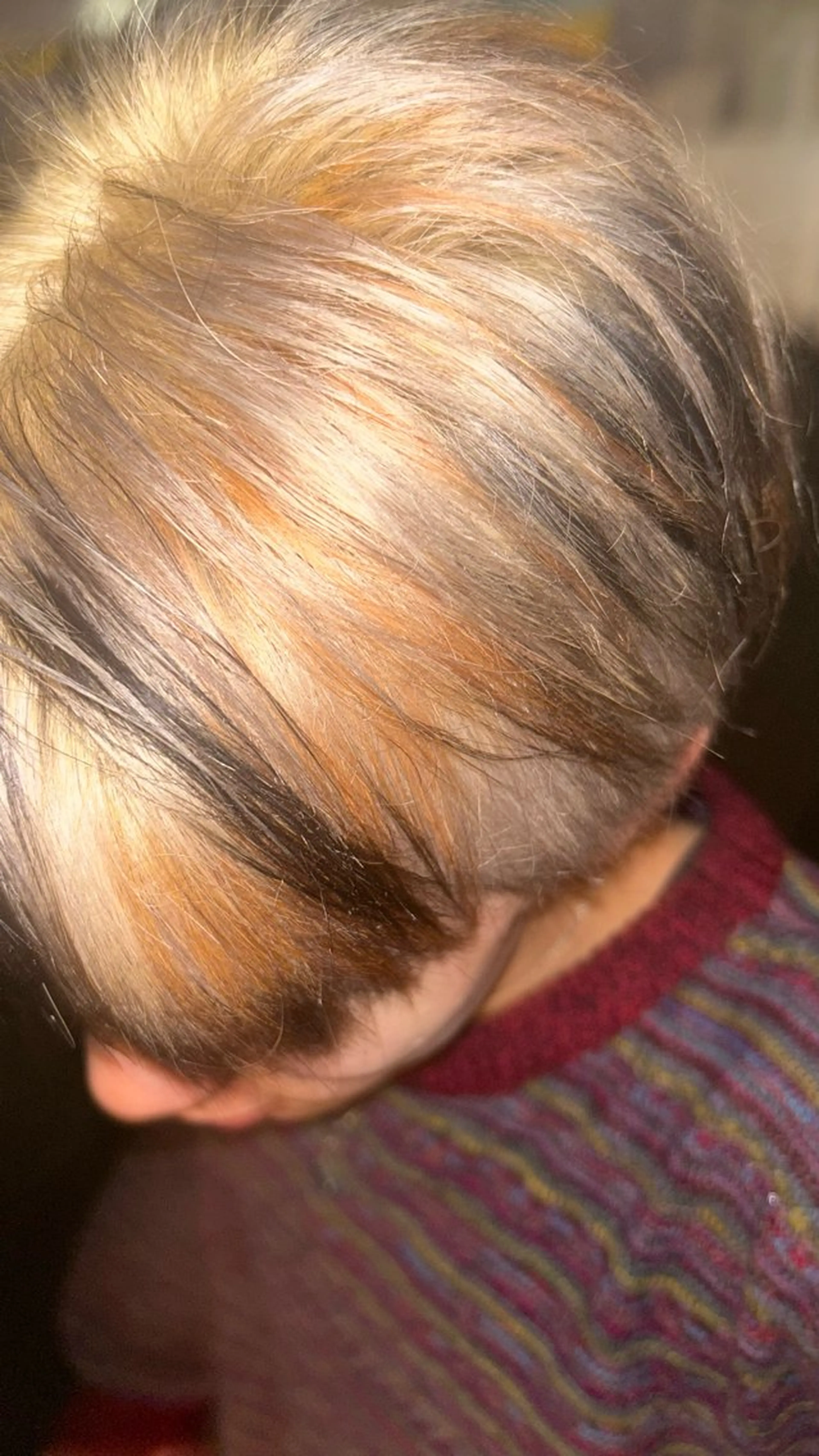 カラー メンズ メンズブリーチ 黒髪 ブリーチ ブロンド デザインカラー カット ヘアカラー トリートメント 有働由良／ハイトーン ／韓国メンズヘアのヘアスタイル