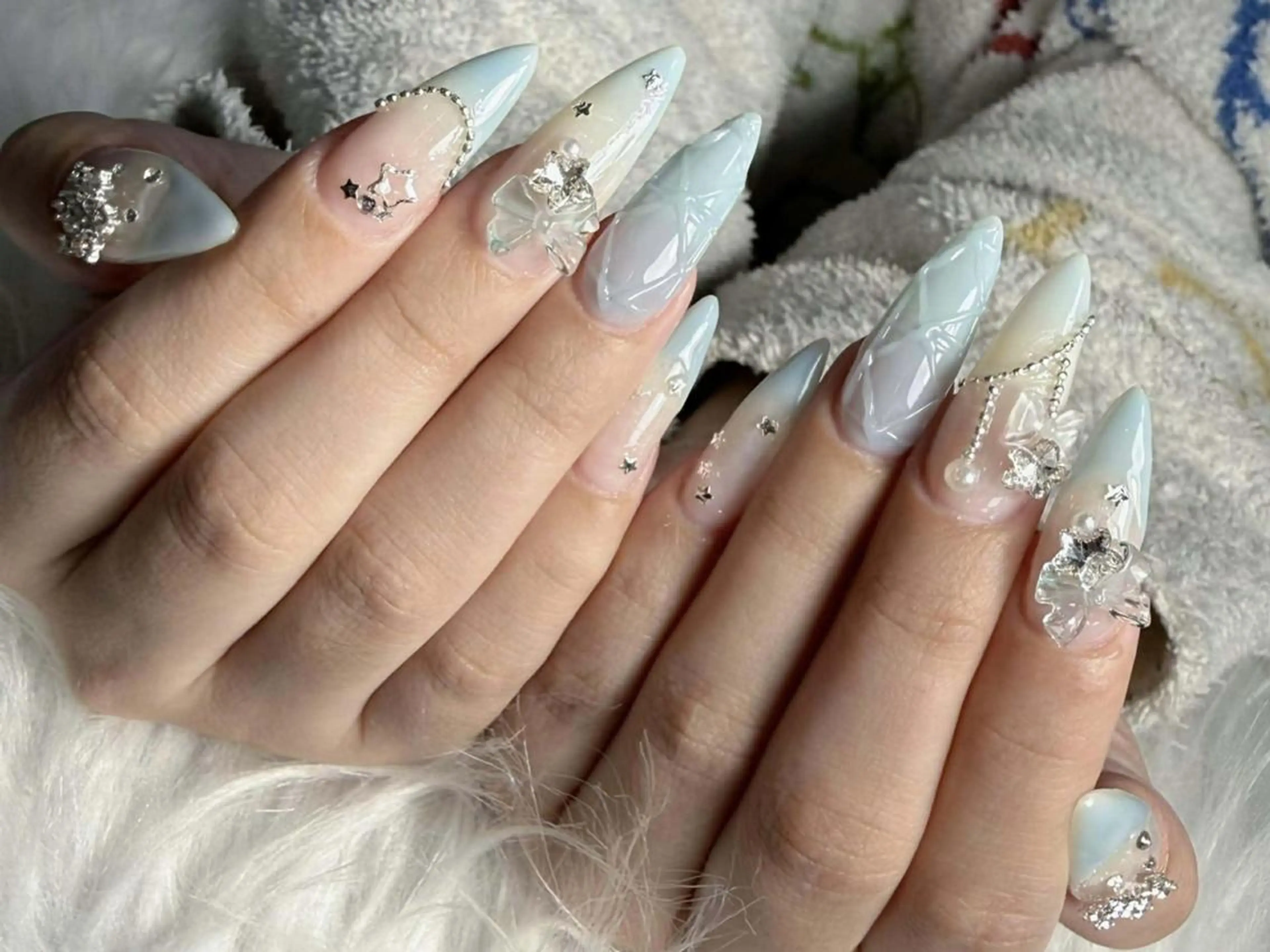 ネイル 長さ出し グラデーション 卒業式 キラキラネイル マグネットネイル Yuu🎀 Belle Nailのネイルデザイン