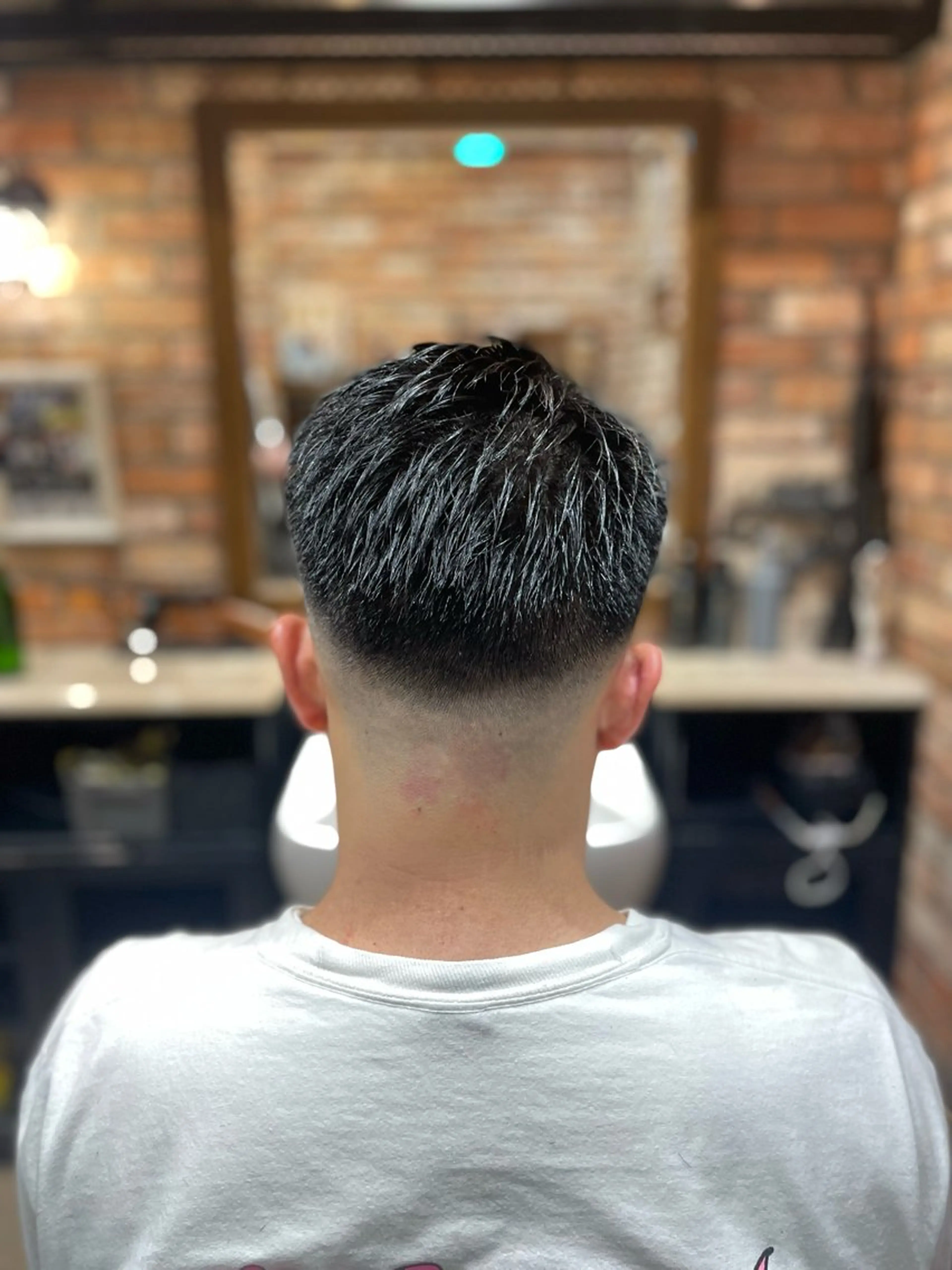 ショート ヒロ銀座バーバーショップ東京駅丸の内店所属・對馬 虎太郎のヘアスタイル