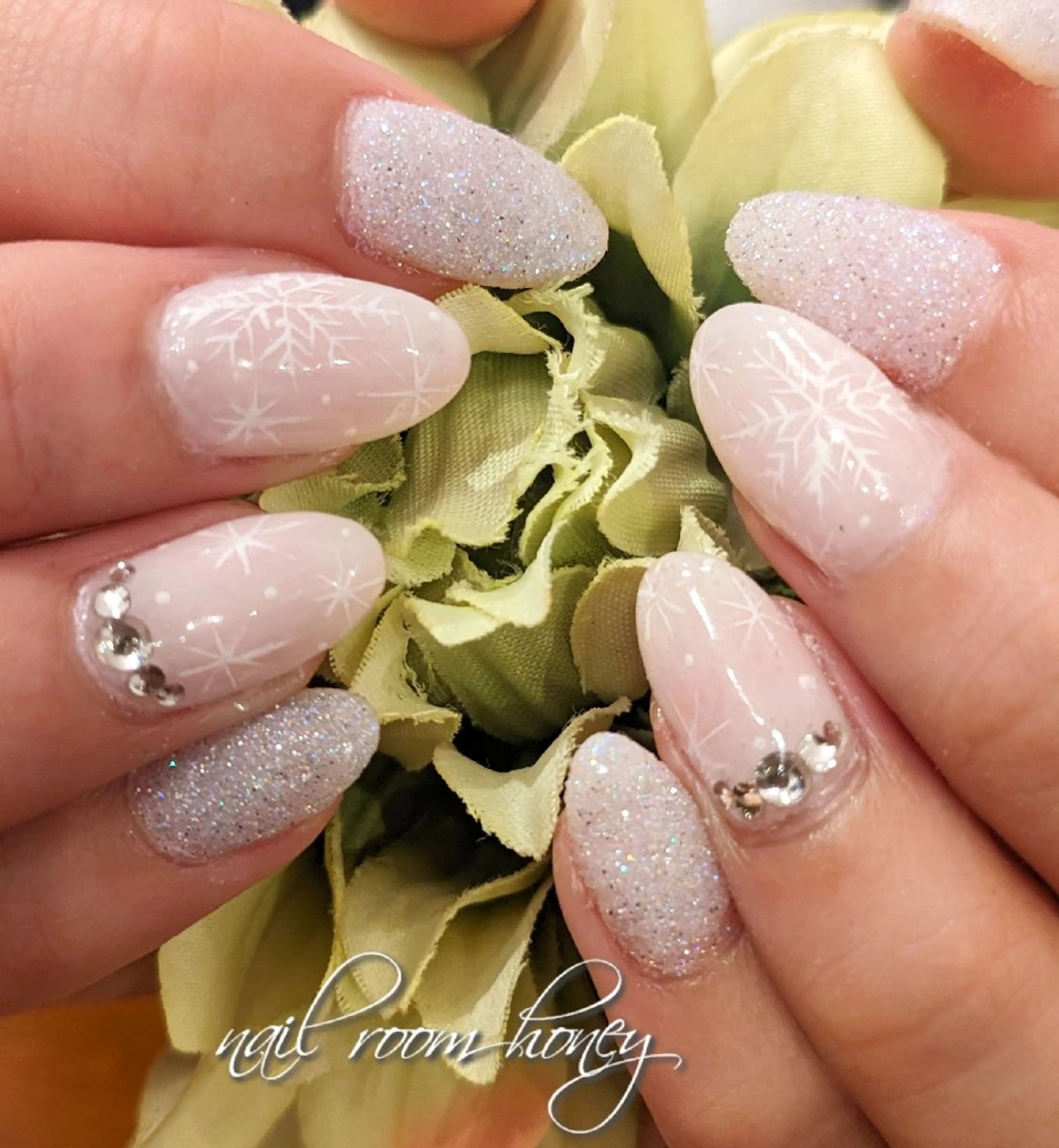 ネイル アートネイル ホワイト nail room  honeyのネイルデザイン