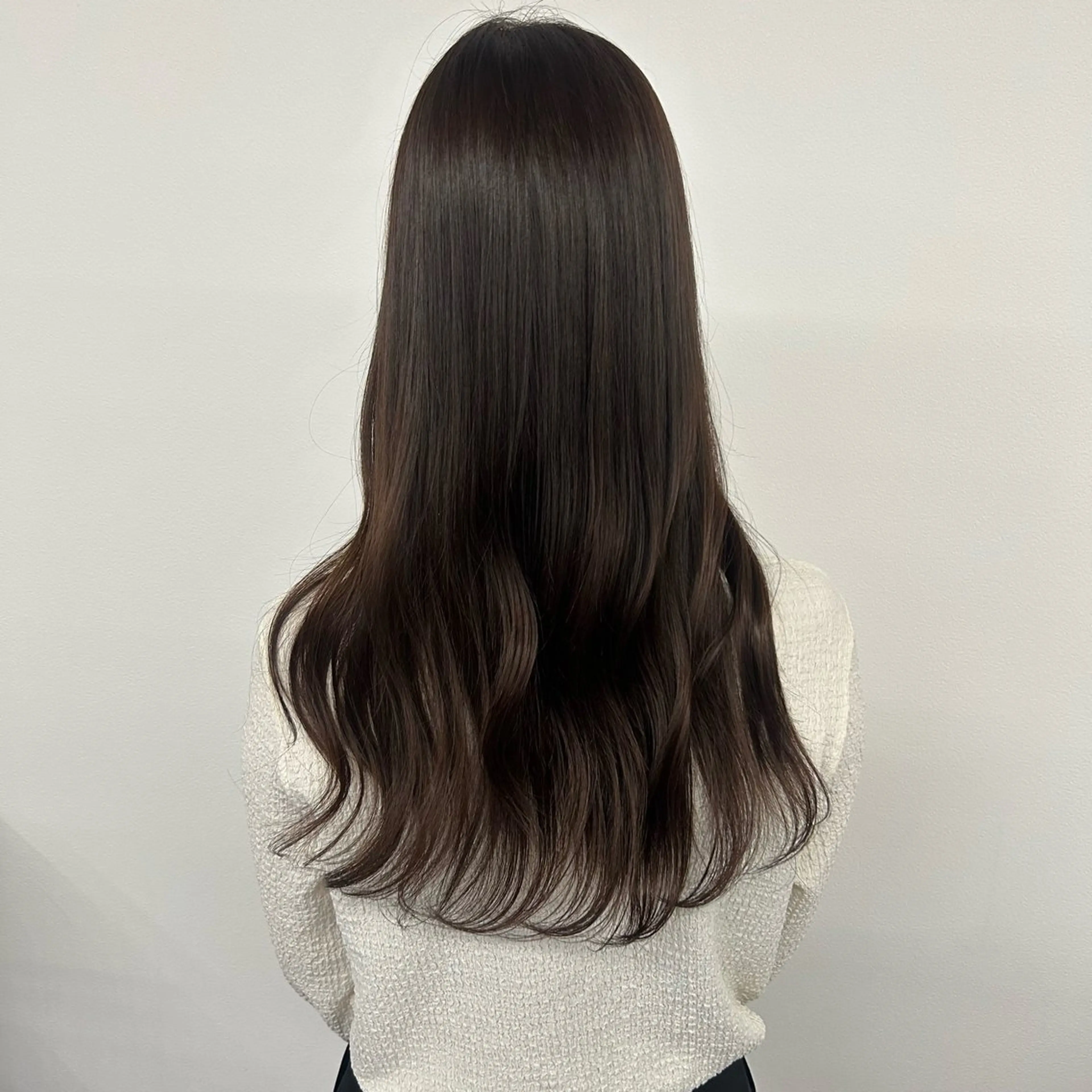 ロング 絹髪矯正/艶カラー /透明感/石田桃子のヘアスタイル