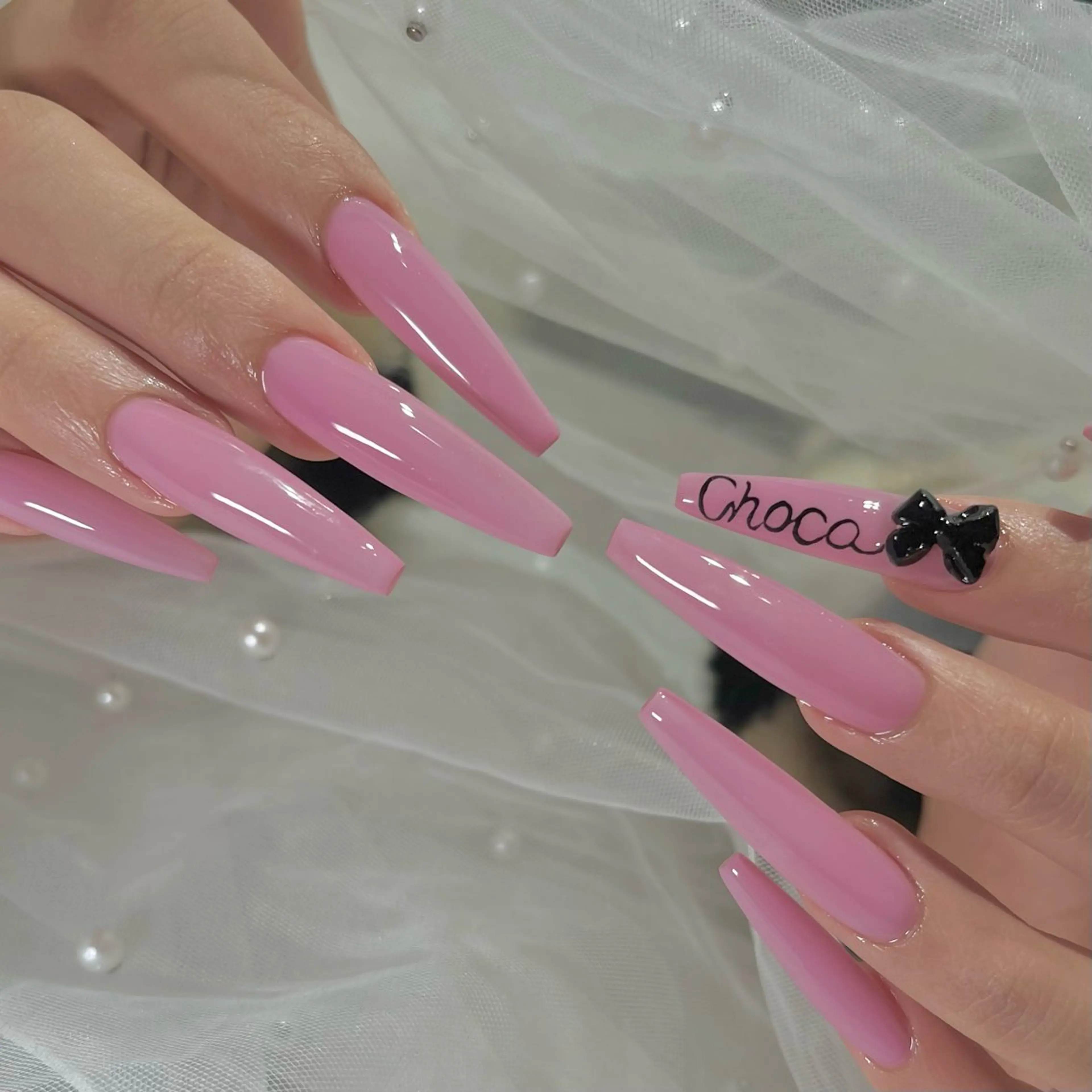 ネイル フットネイル フレンチネイル ジェルネイル ラメ(グリッター) ラメグラデーション ハンドネイル NEO Beauty Salon所属・𝐍𝐄𝐎 𝐉𝐔𝐑𝐈のネイルデザイン