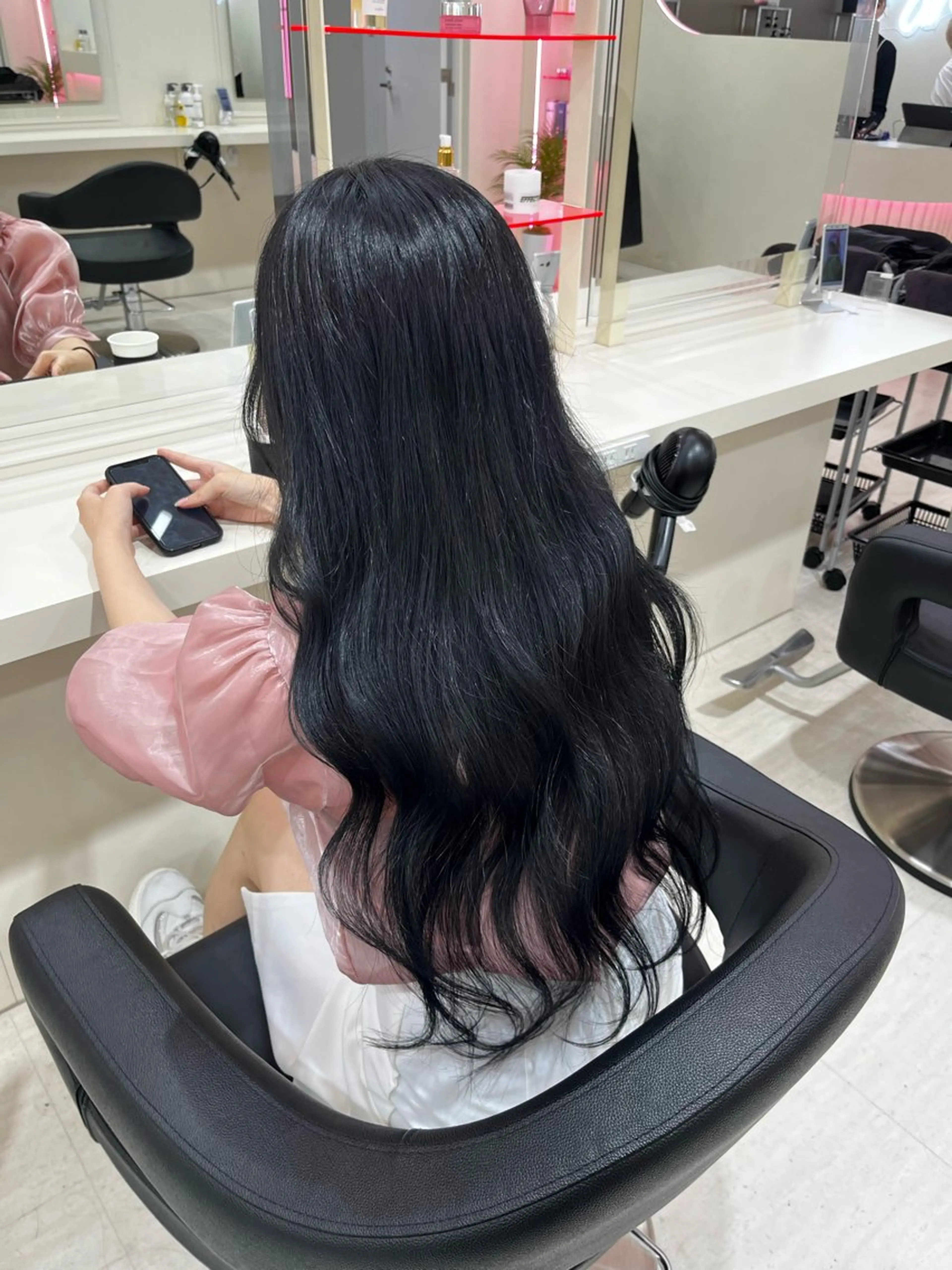 ロング カラー ヘアアレンジ 韓国レイヤー＆ピンク 艶髪🩶maikoのヘアスタイル