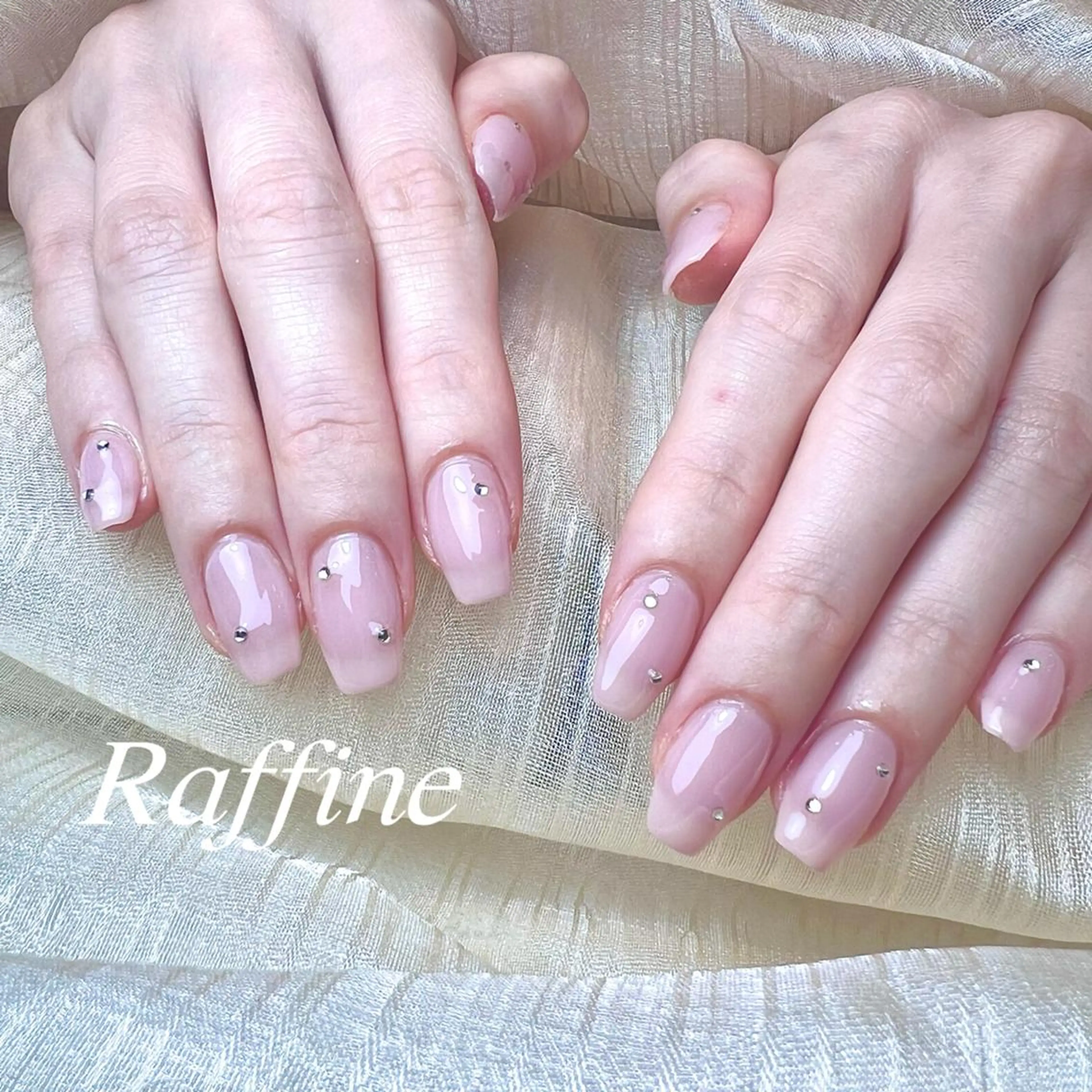 ネイル ハンドネイル RAFFINE haru🦋🩵のネイルデザイン