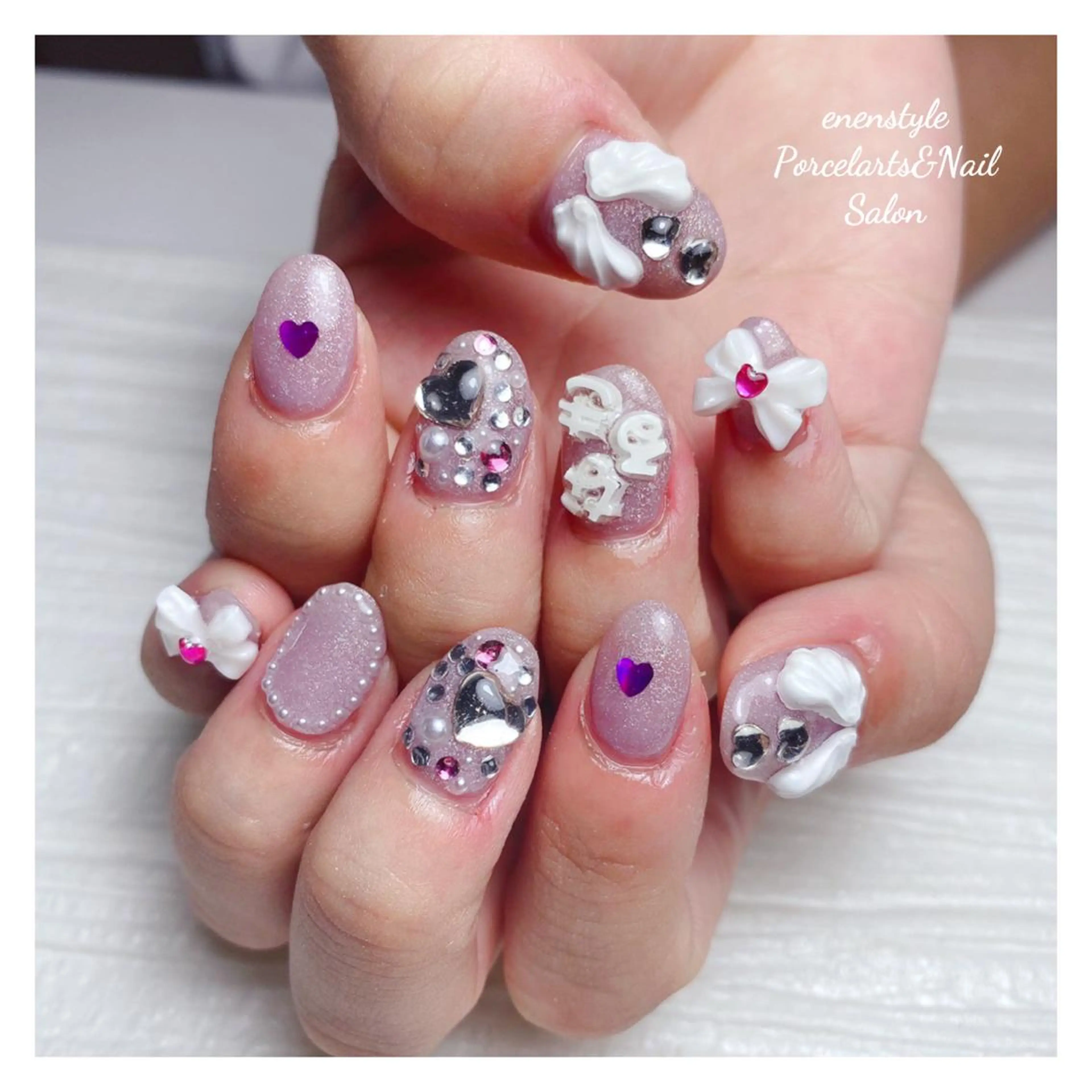 ミディアム ネイル 👑enen style👑のネイルデザイン