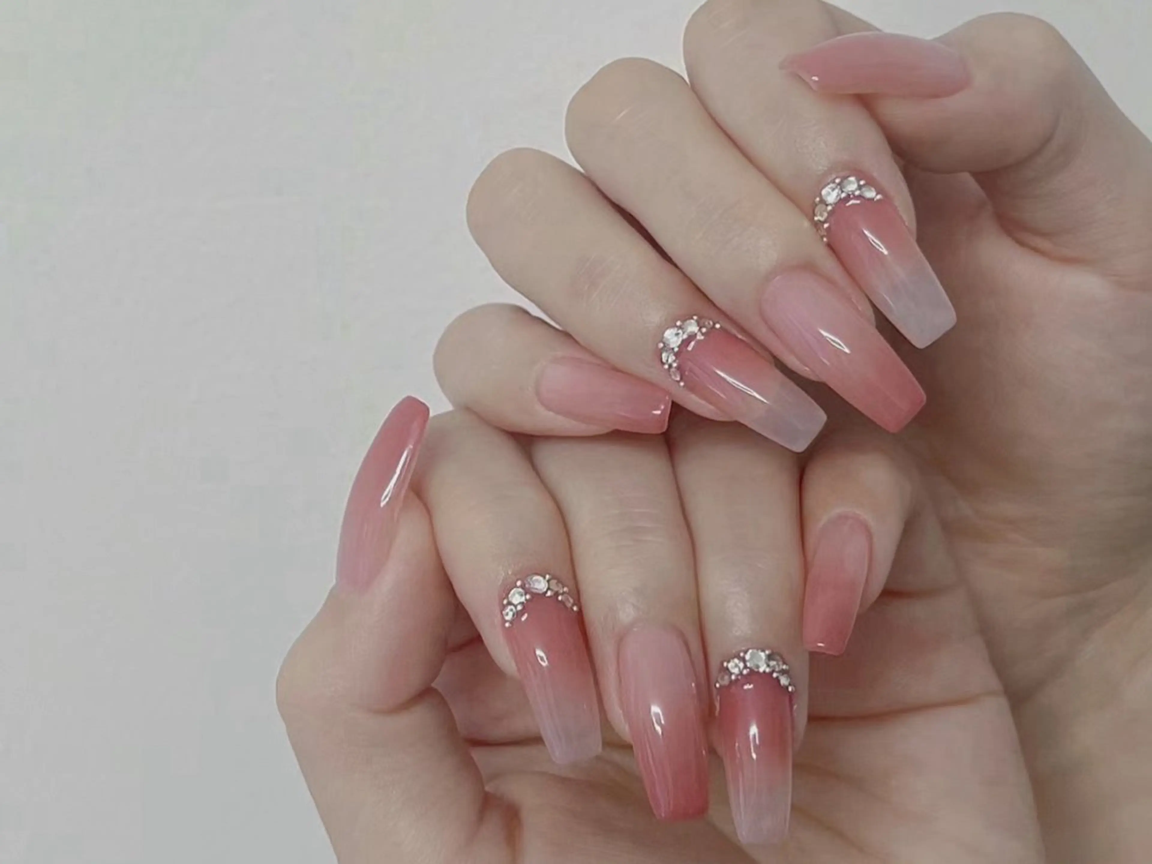 ネイル アートネイル チークネイル 長さ出し ジェルネイル マグネットネイル ハンドネイル ハンドケア ラッキーネイルサロン 西川口東口店のネイルデザイン