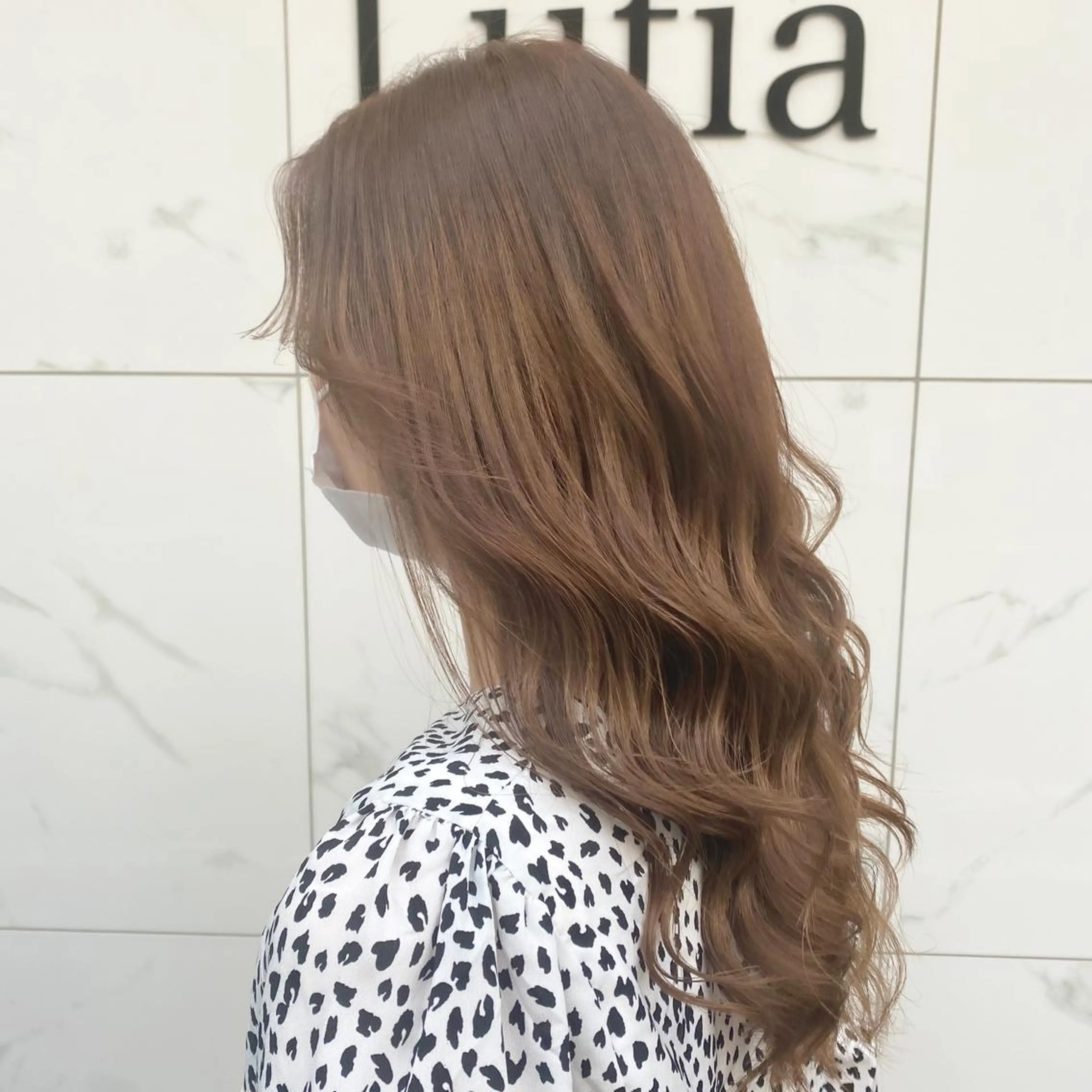 セミロング カラー ブリーチ ブリーチなしカラー 増子 祐太朗のヘアスタイル