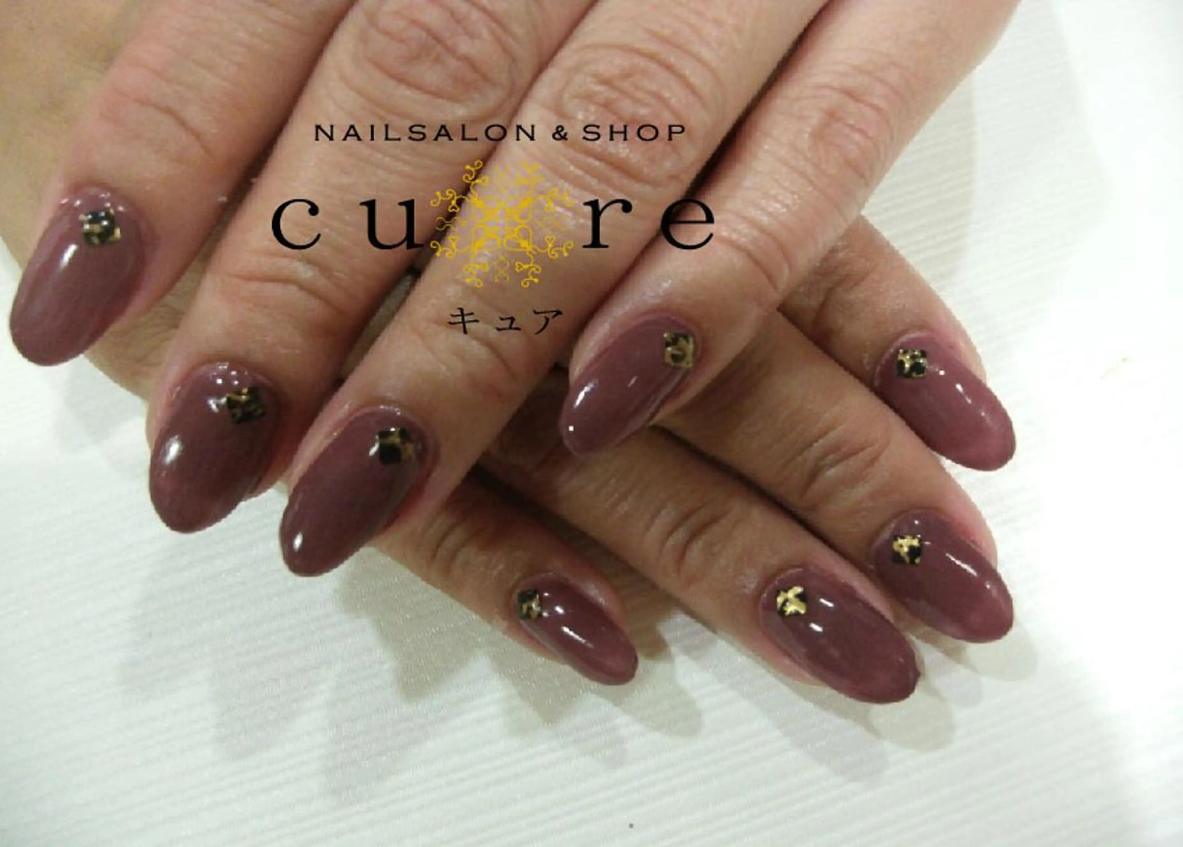 ミディアム ネイル ハンドネイル ネイルサロン Cureのネイルデザイン