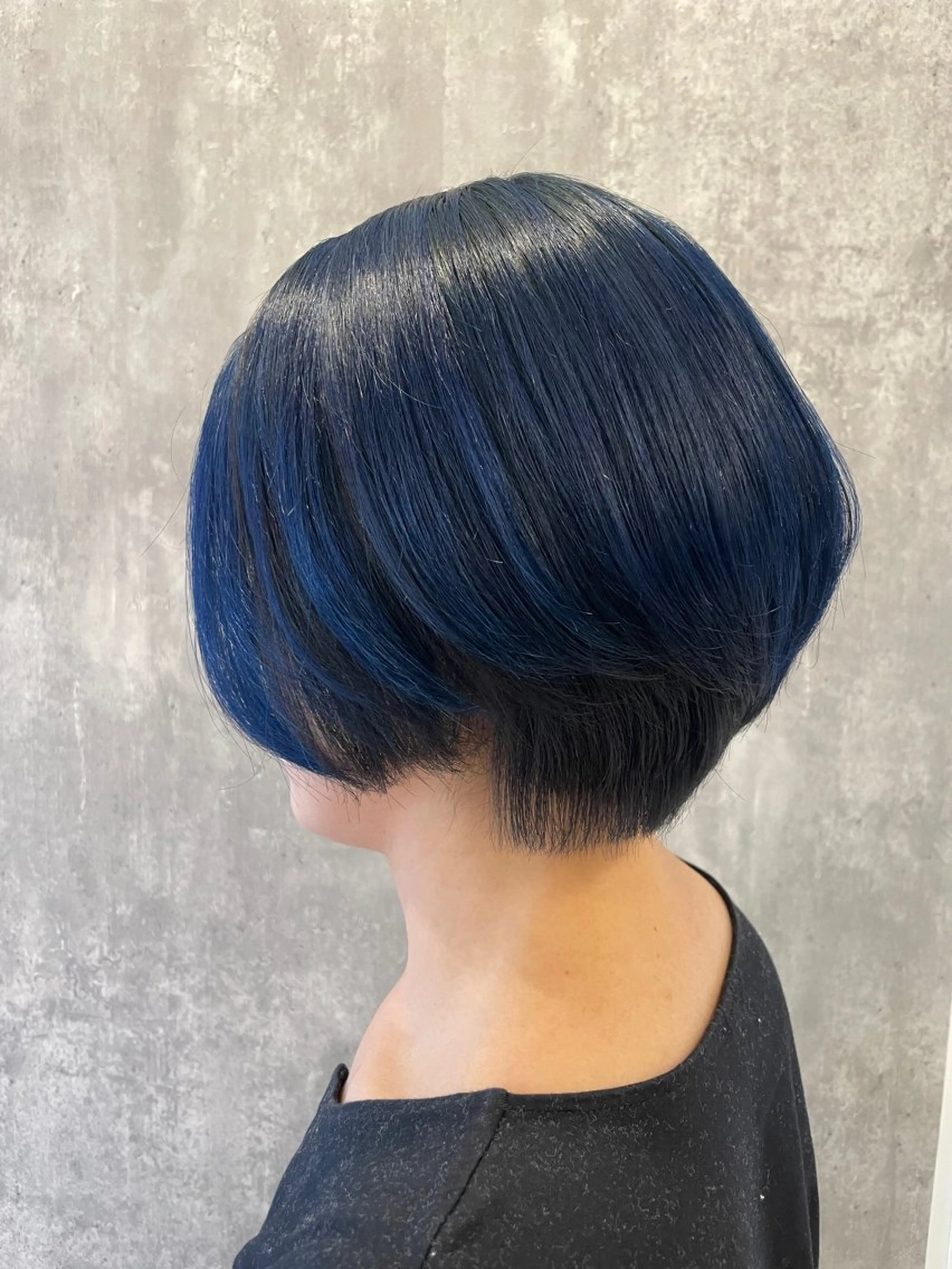 ショート カラー 井上 愛里のヘアスタイル