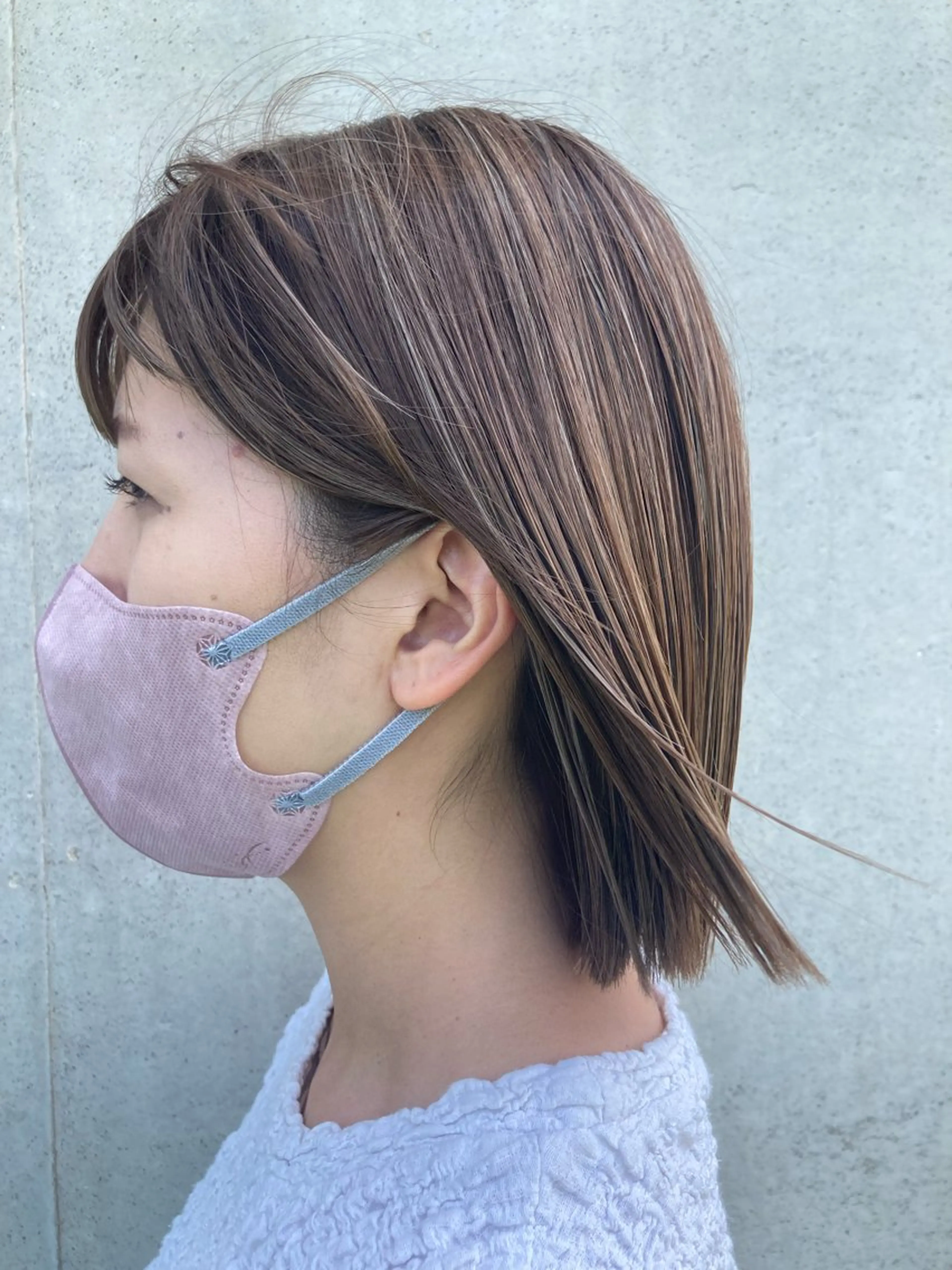 ミディアム カラー グレージュ ハイライトカラー ボブ ハイライト 松岡 アユミ  berryのマツエク・マツパデザイン