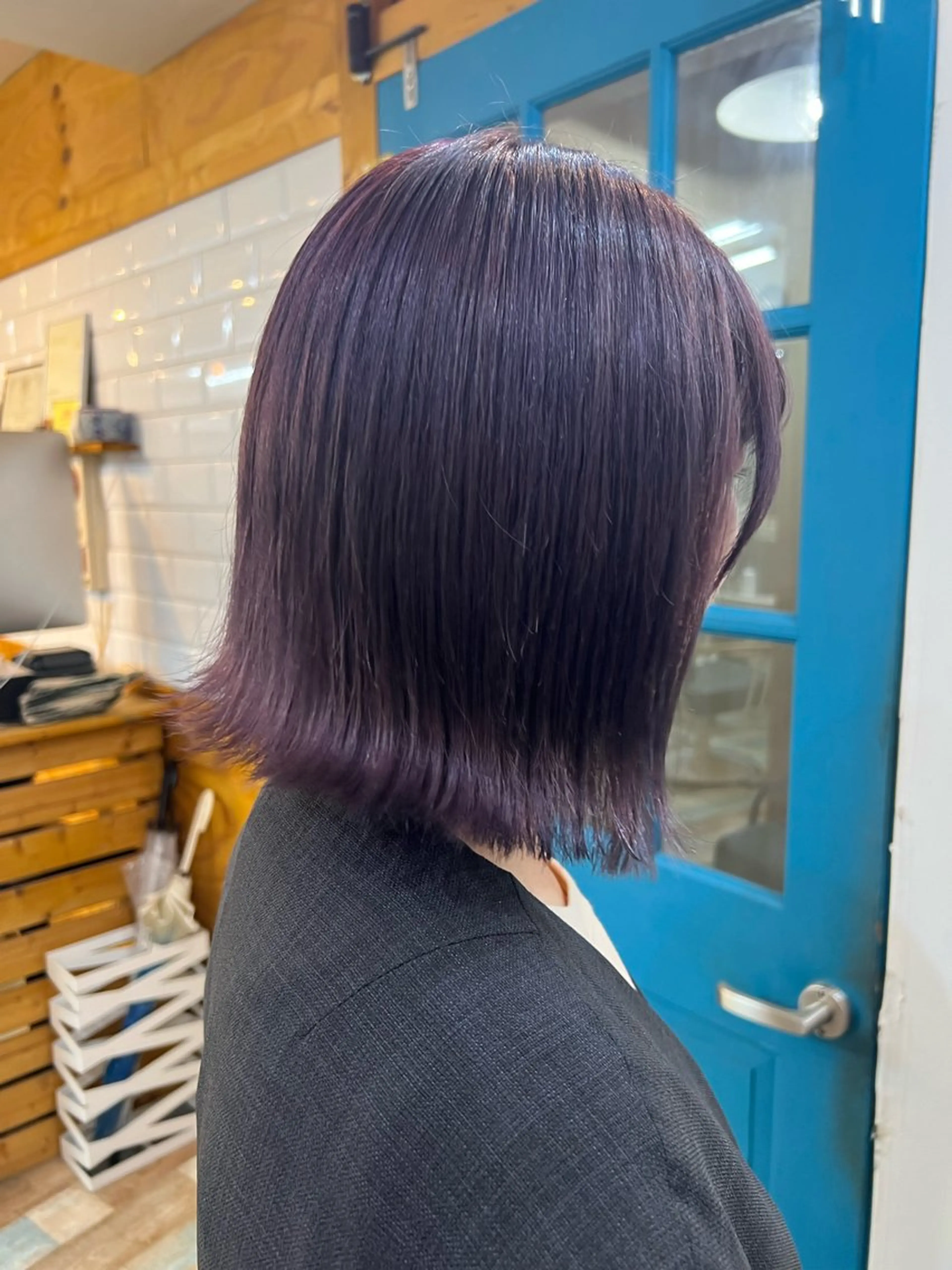 セミロング カラー デザインカラー イヤリングカラー ハイライトカラー ラベンダーカラー パープルカラー ヘアカラー トリートメント KANA/ボブ/ インナーカラー/艶髪のヘアスタイル