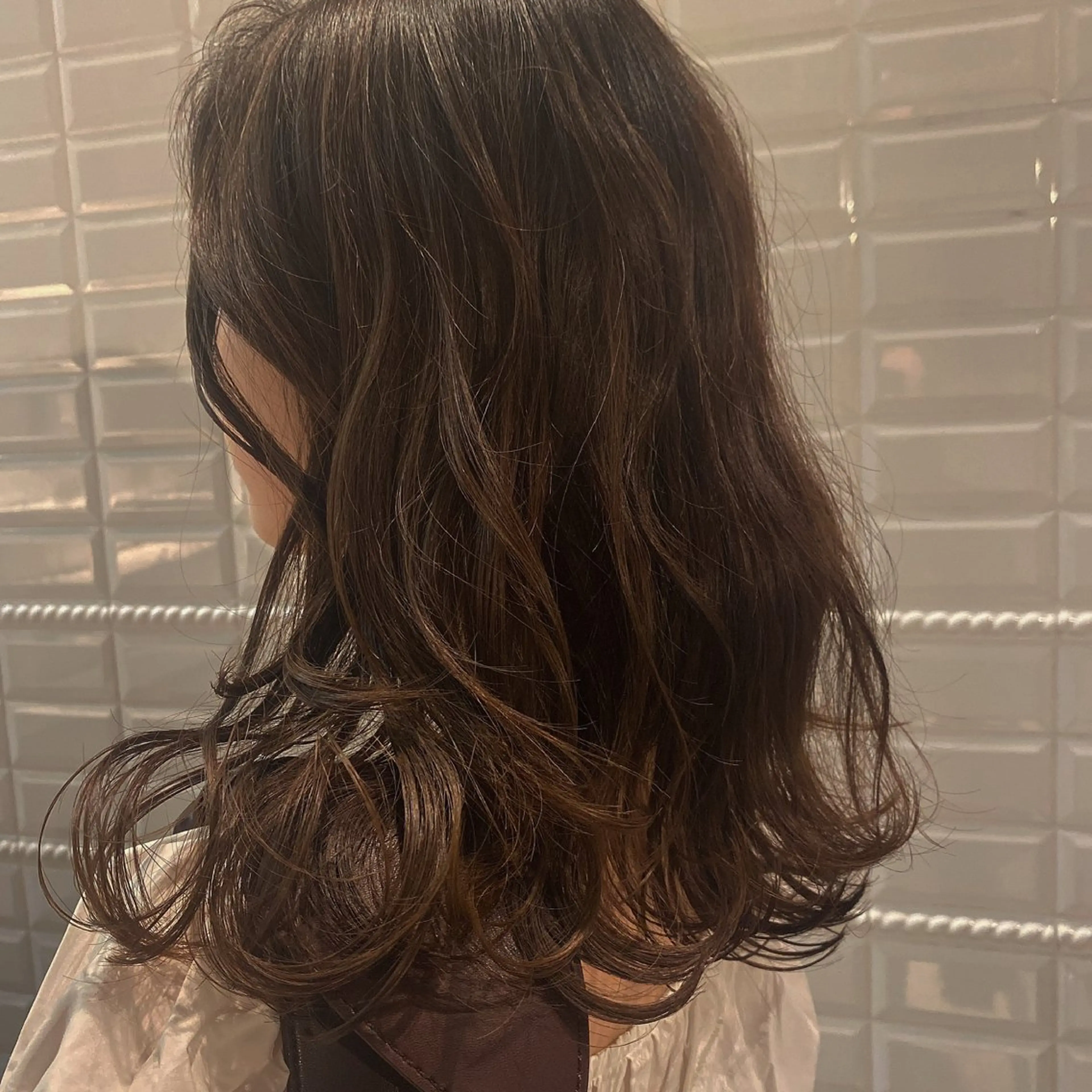 セミロング カラー 透明感カラー ハイライトカラー インナーカラー ハイライト 髪質改善 カット ヘアカラー ヘアー.ネイル二刀流 misa🫧のヘアスタイル