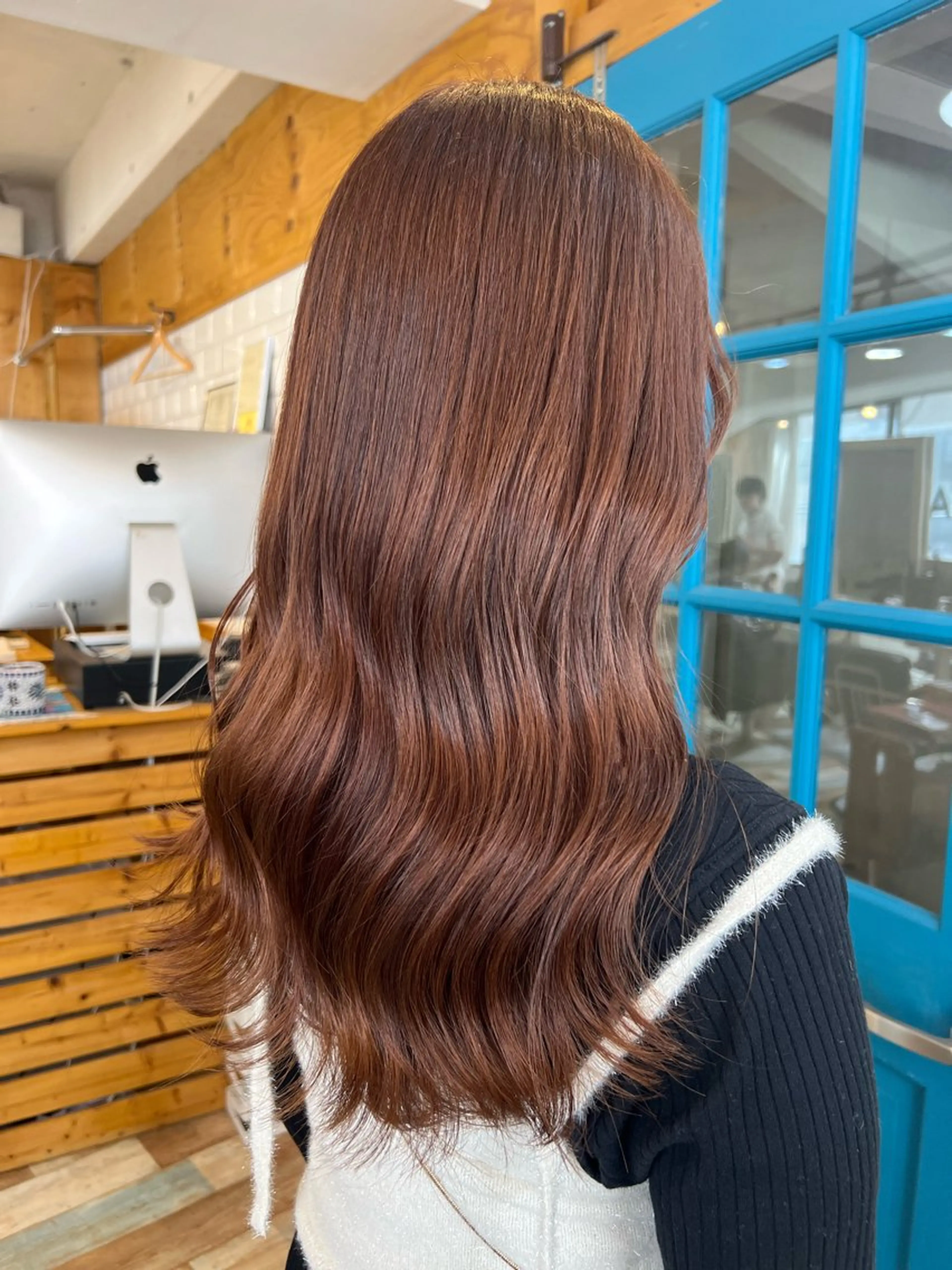 ロング カラー ベージュカラー ブリーチ デザインカラー ダブルカラー イヤリングカラー KANA/ボブ/ インナーカラー/艶髪のヘアスタイル