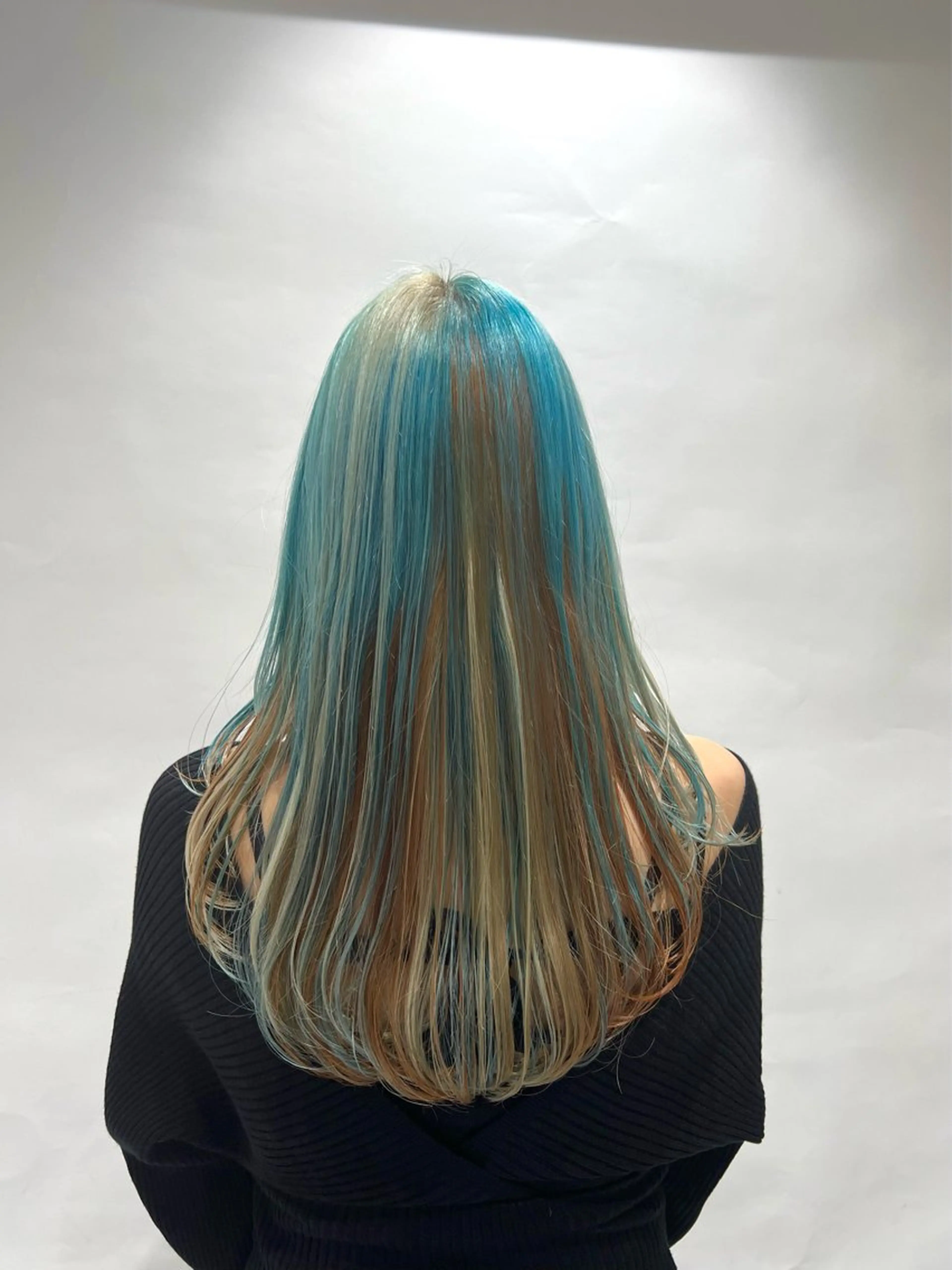 カラー デザインカラー はなえ/ブリーチ/複 雑履歴修正のヘアスタイル