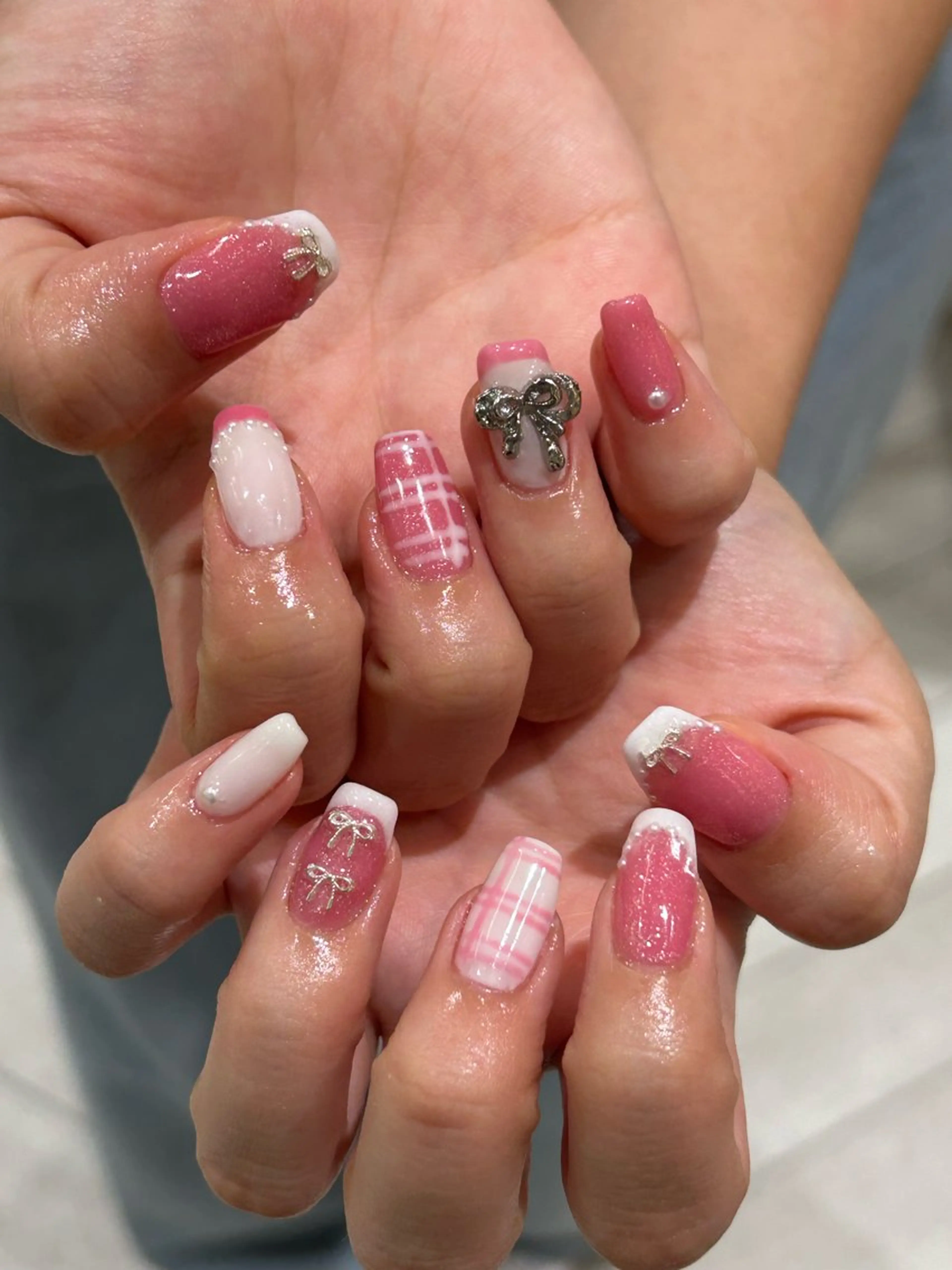 ネイル フレンチネイル リボン ꪆৎ平行アーチ ྀི ワカナの眉毛・アイブロウイメージ