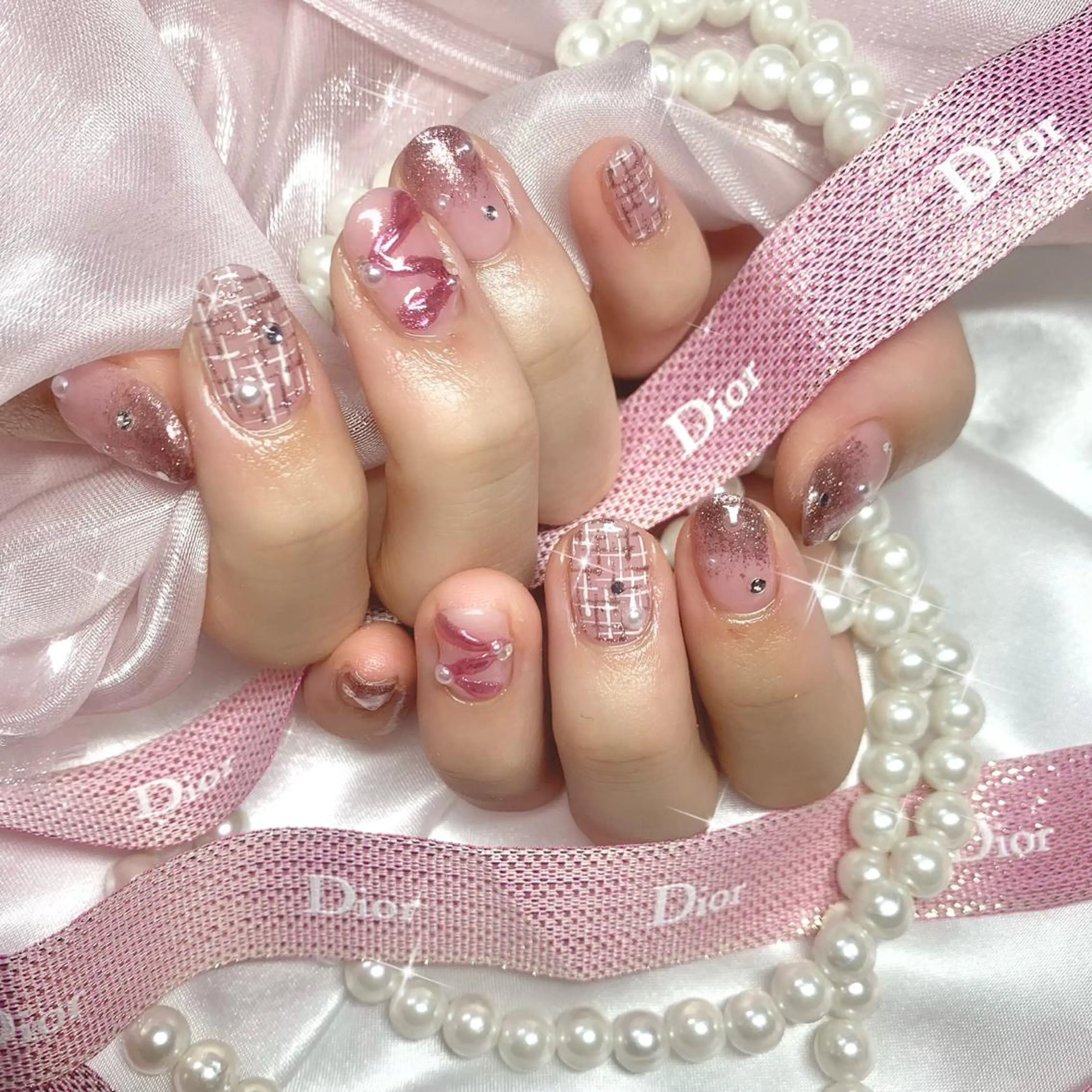 ネイル オーロラネイル フレンチネイル ジェルネイル 韓国ネイル 持ち込み élu by Noriko 前原のネイルデザイン