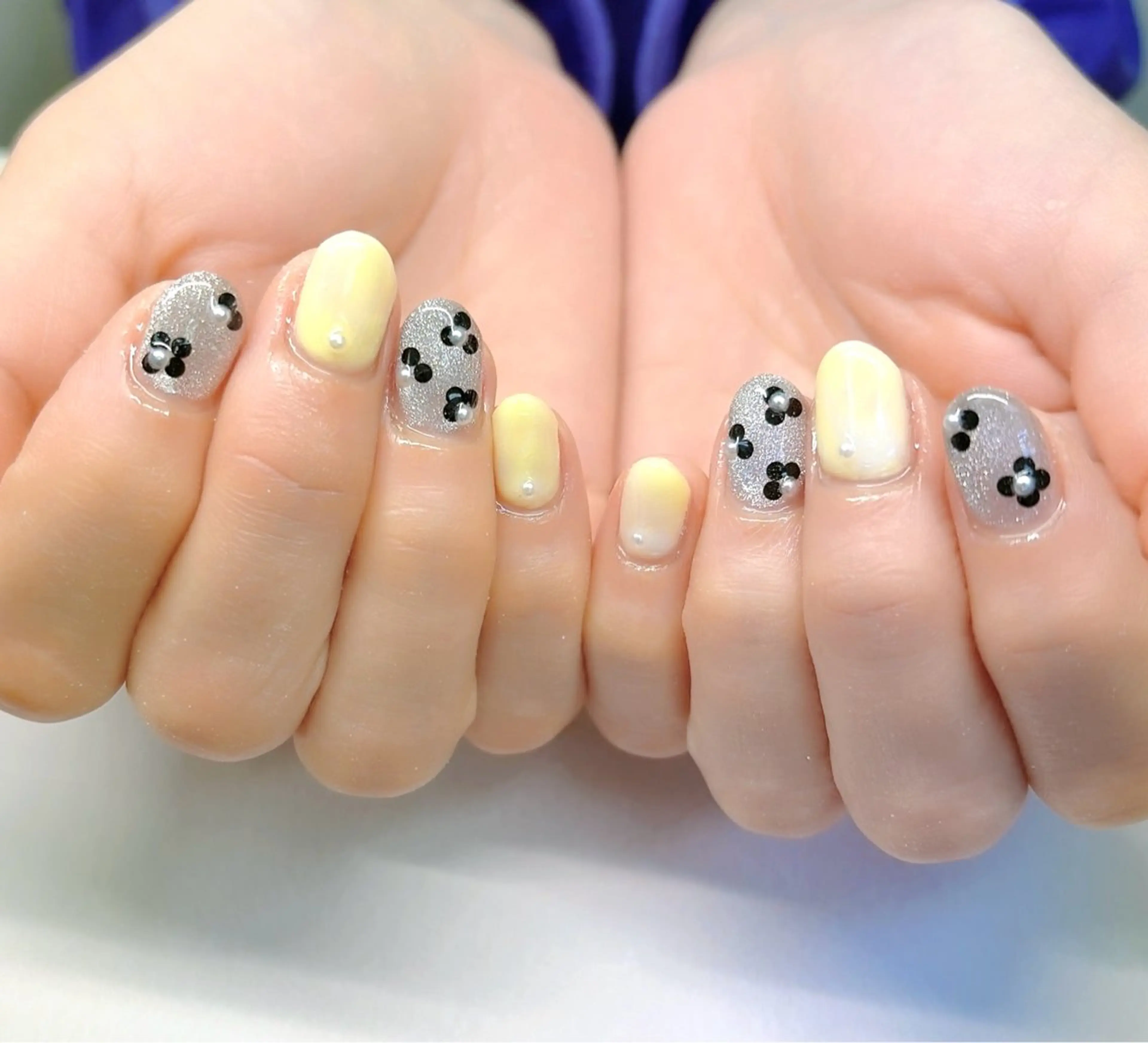ネイル 黄色 ハンドネイル iku🌷 by 上福岡らんらんのネイルデザイン