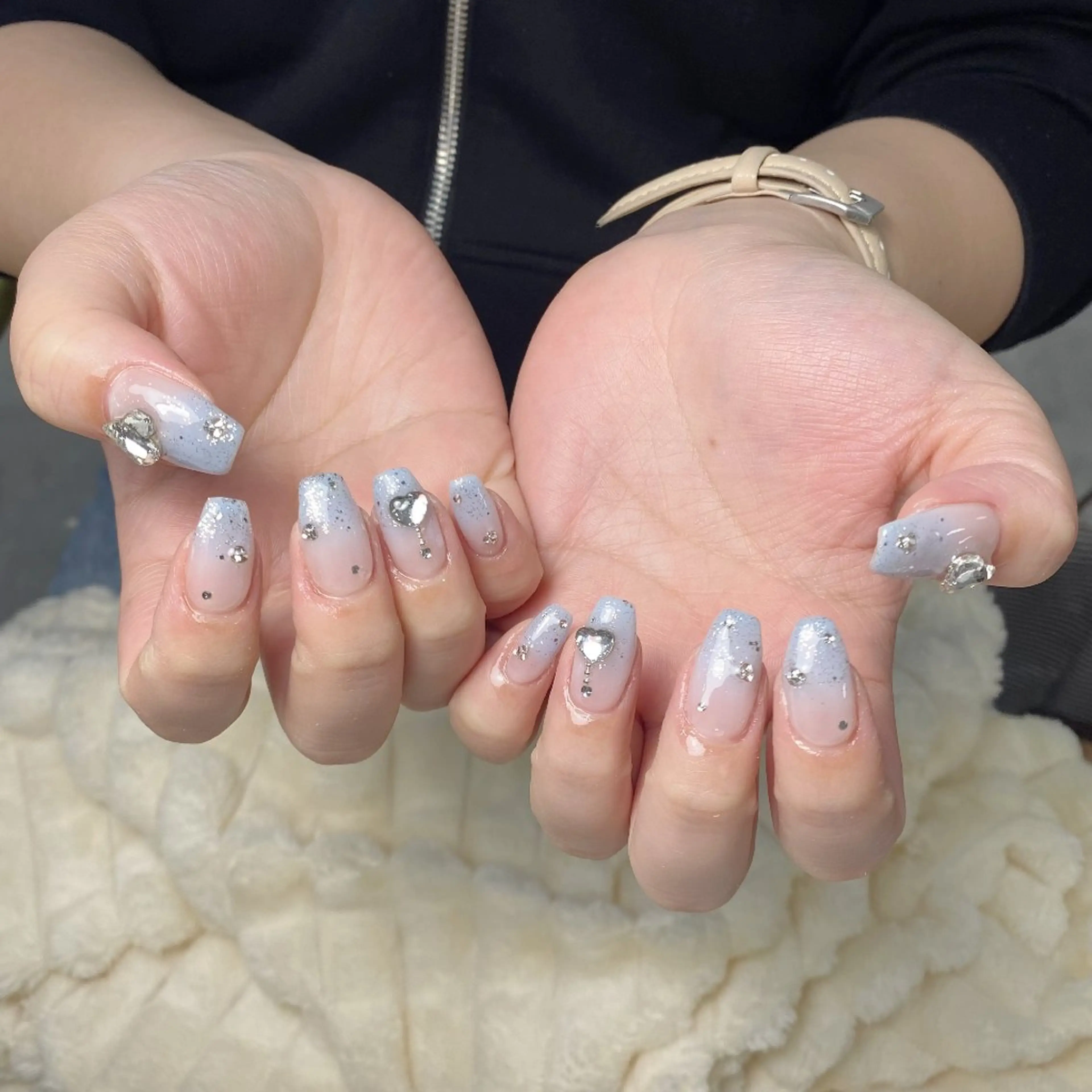 ネイル チークネイル フレンチネイル ジェルネイル ガーリー キラキラネイル ハンドネイル UM Nail Salonのネイルデザイン